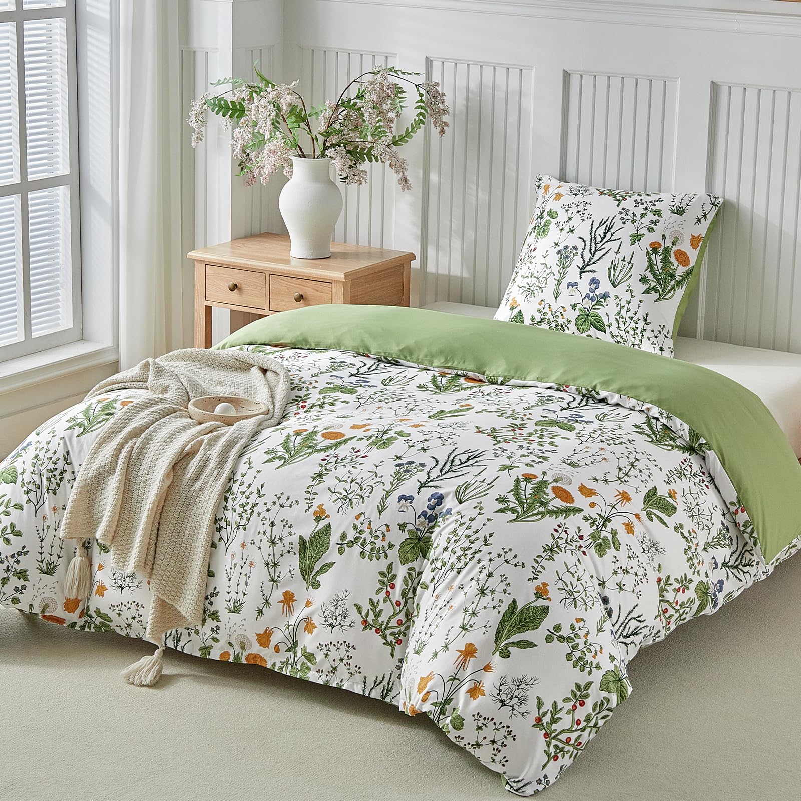 Tokokimo Bed Linen 155 x 220 cm, 2-Piece Set - 1 Duvet Cover 155 x 220 cm Microfibre with 1 Pillowcase with Zip 80 x 80 cm - Lush Garden Flower Designs, Green — image 1