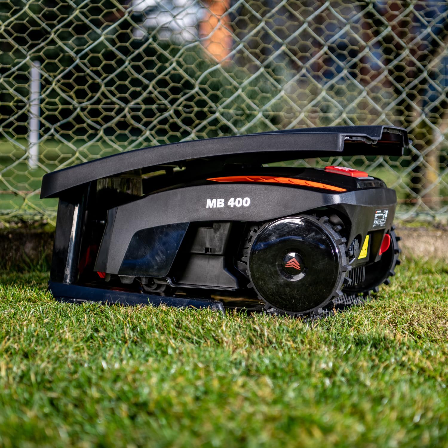 YARD FORCE Mähroboter 'MB400' mit praktischer App-Bedienung und Kollisionssensoren
