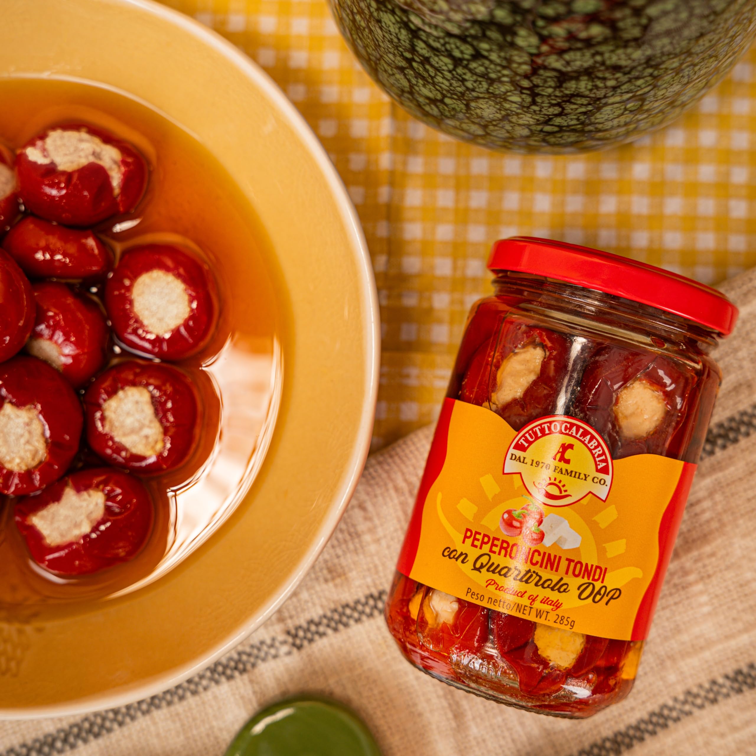 TuttoCalabria, Piments Farcis au Fromage Quartirolo DOP, 285g, Spécialité Artisanale, Goût Équilibré entre Piquant et Crémeux, Idéaux pour Entrées et Apéritifs, Made in Italy