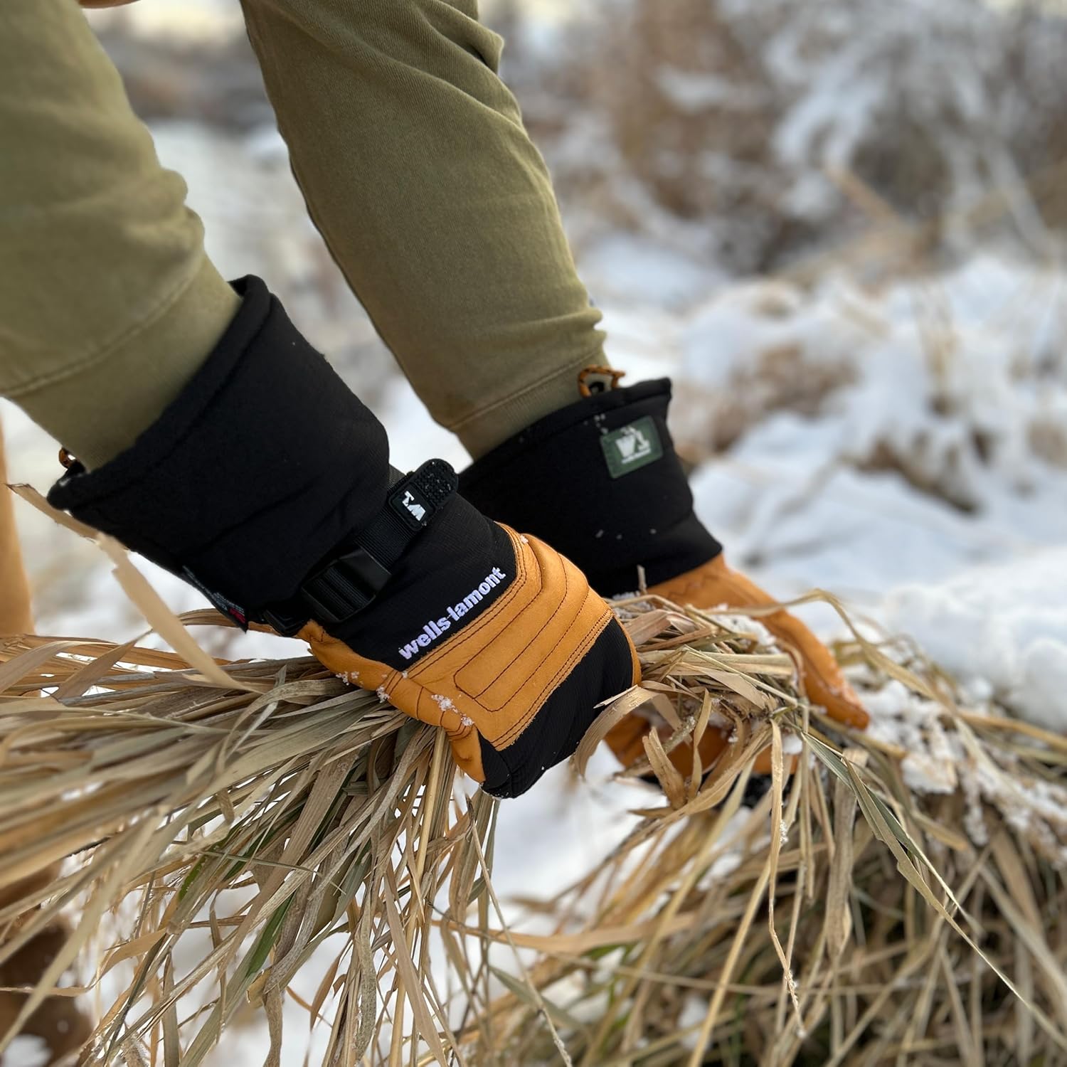 Wells Lamont Leather Work Mittens - HydraHyde Water-Resistant, Warm 3M Thinsulate Insulation, Adjustable Wrist, Dexterity for Winter Activities, Skiing, Outdoor Work - Snow Choppers, Medium, 813MK