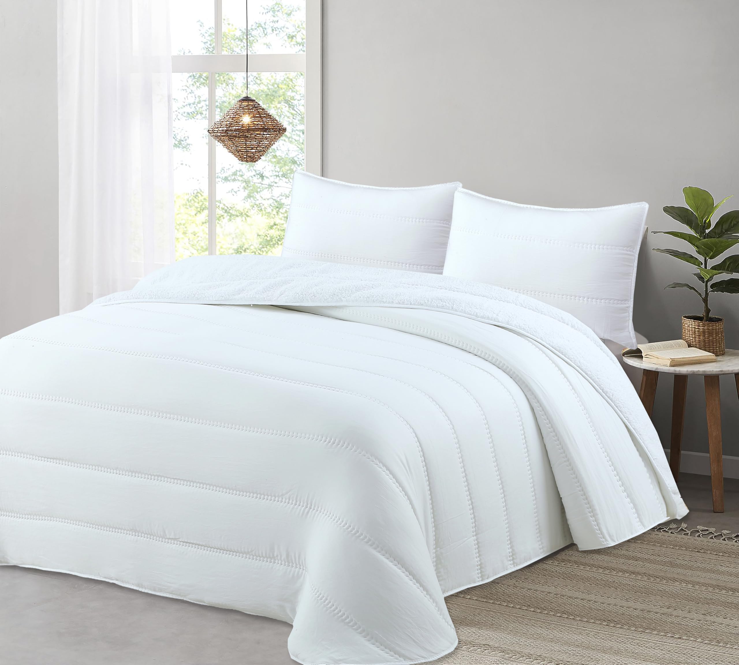 Comforter De Microfibra con Reverso de Borreguito. Edredón 100% Microfibra Tacto Extra Suave - Modelo Eliana - Incluye Funda de Cojín. (Blanco, Cama 135 cm)