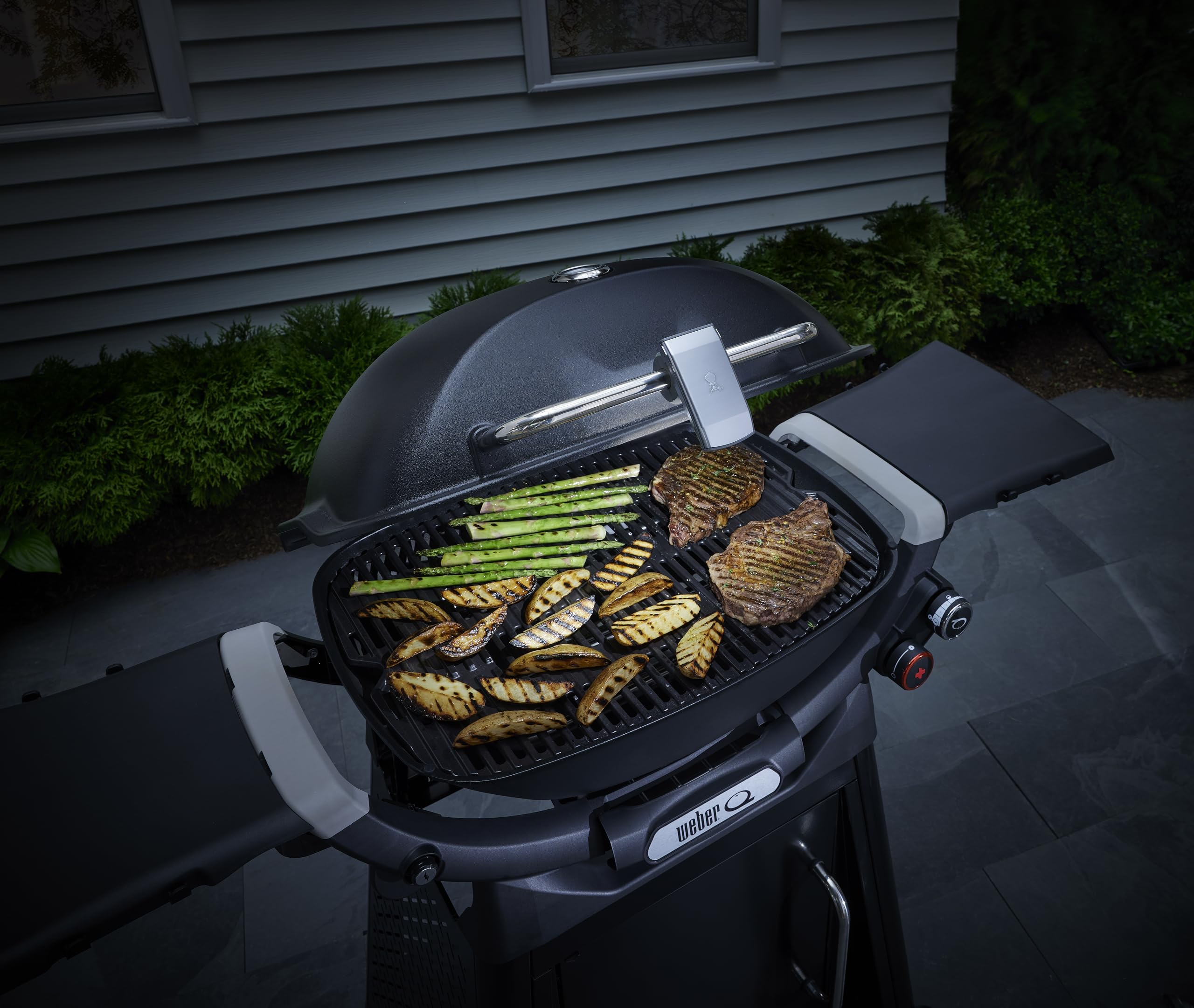 Weber Światło Weber Grill 'N Go do Q3Xxxn, Traveler i Lumin, Jasne Światło LED, Magnetyczny Uchwyt, Automatyczne Wyłączanie, Czarny (3400862)