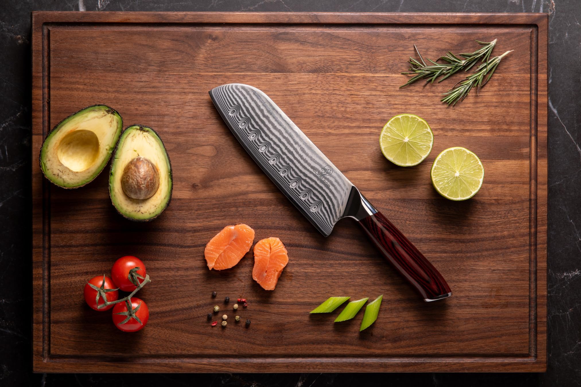 Wolfblood Damastmesser Santoku Messer XL (30cm) TÜV geprüfter 62 HRC Damaststahl aus 67 Lagen I Damast-Küchenmesser Santokumesser mit Kirschholzgriff Geschenkbox und Klingenschutz
