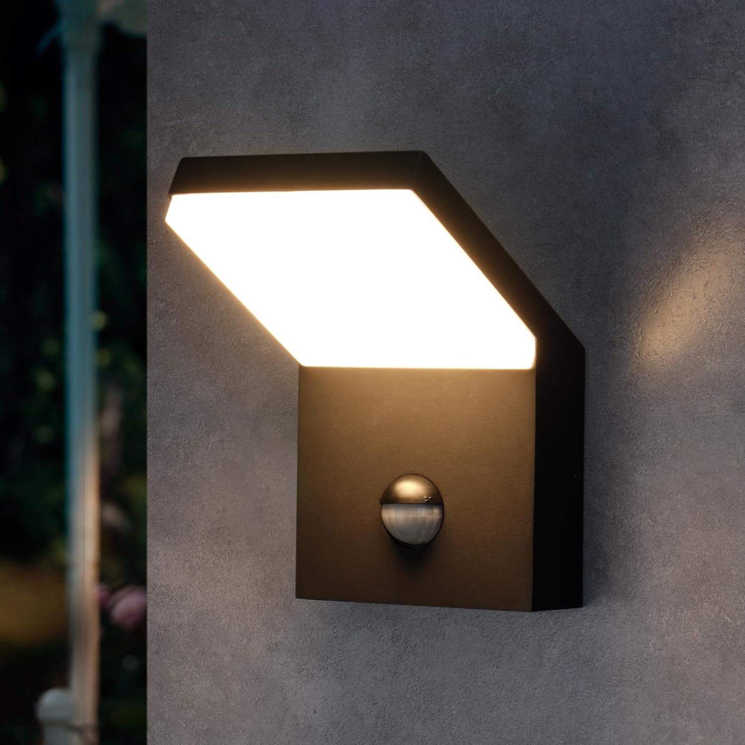 Lustrlach Motion Sensor Outdoor Wall Lights LED 1500lm Modern Exterior Light Fixture for House Patio,Aluminum Waterproof Wall Mount Sconce 3000K Warm White Light