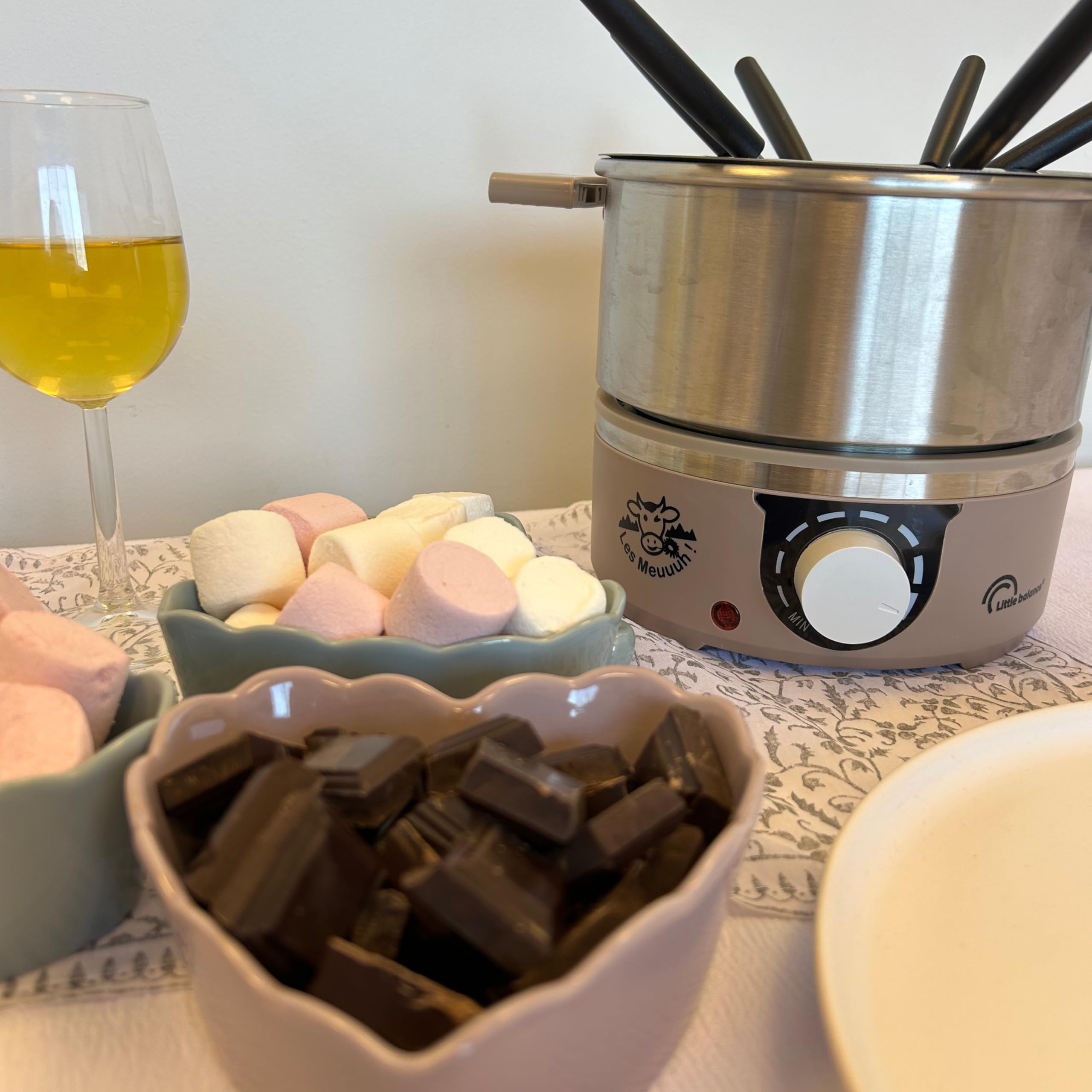 LITTLE BALANCE 8964 Little Fondue Meuuuh...!, Appareil à fondue 6 personnes, Caquelon inox, Compatible induction, 1,8 litres, 650 W, Muscade