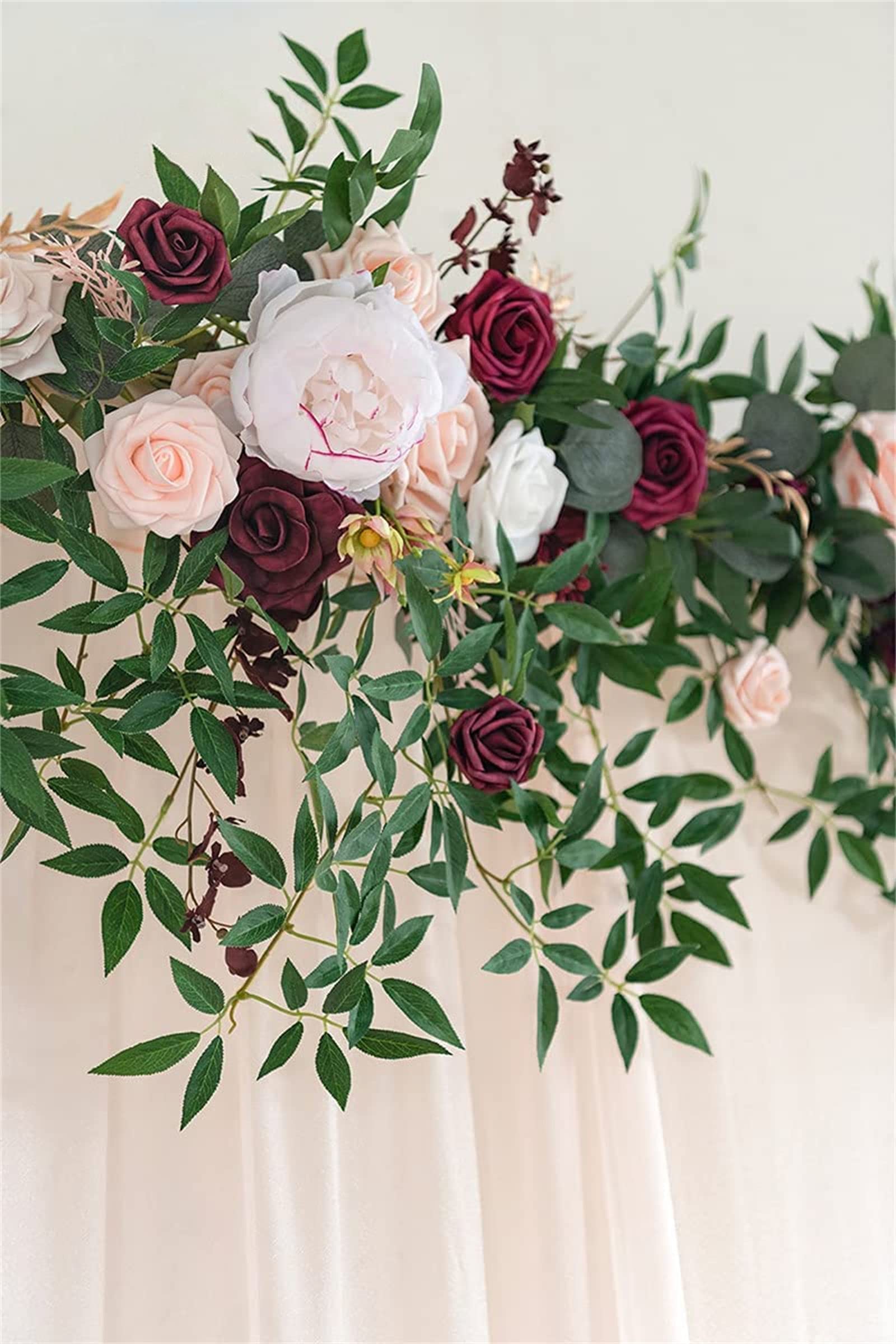 Künstliche Eukalyptusgirlanden für Hochzeitstische, weiße Rosen-Hochzeitsbogenblumen, Hochzeitsgirlande für französische Hochzeitszeremonie, Blumenbogendekoration