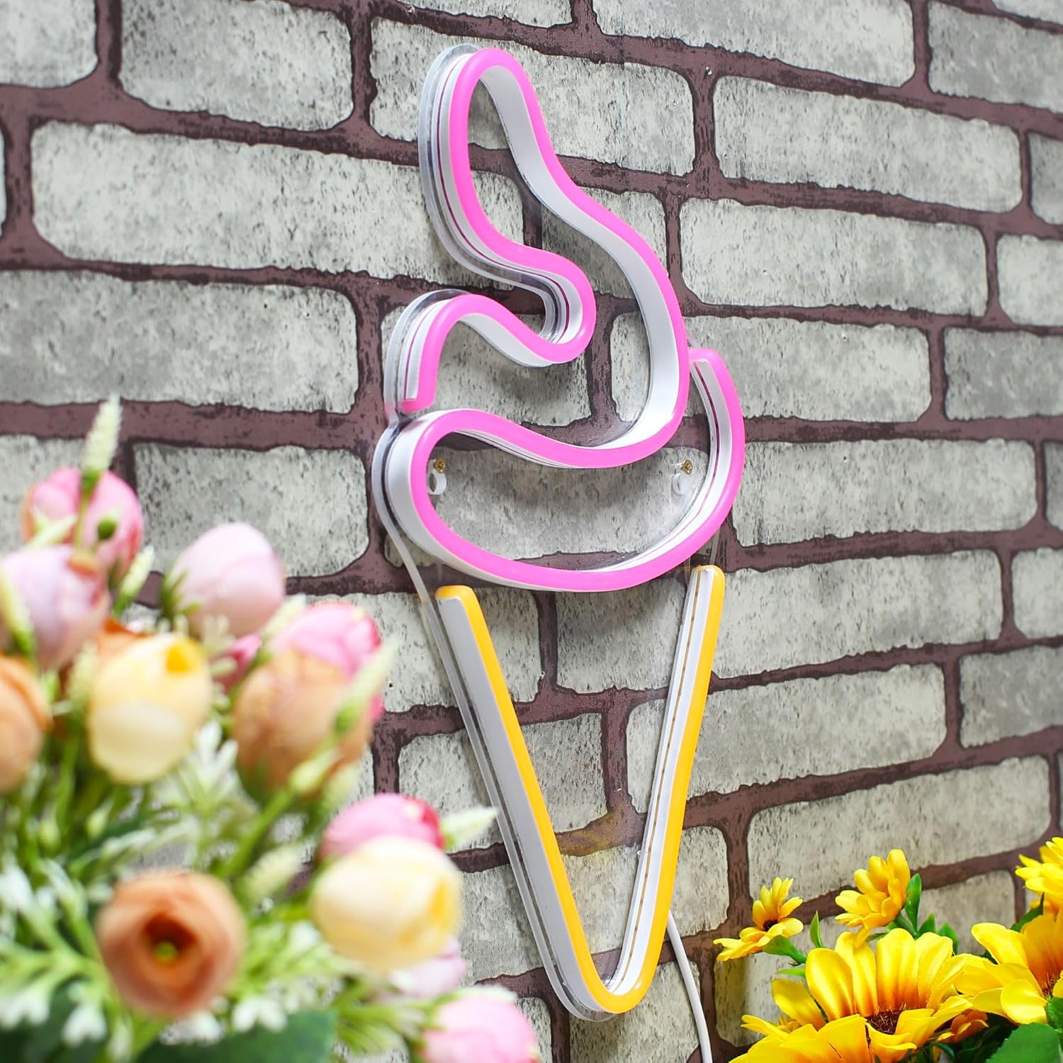 ADVPRO Ice-Cream Flex Silicone LED Neon Sign - White & Golden - st16s32-fnu0039-we