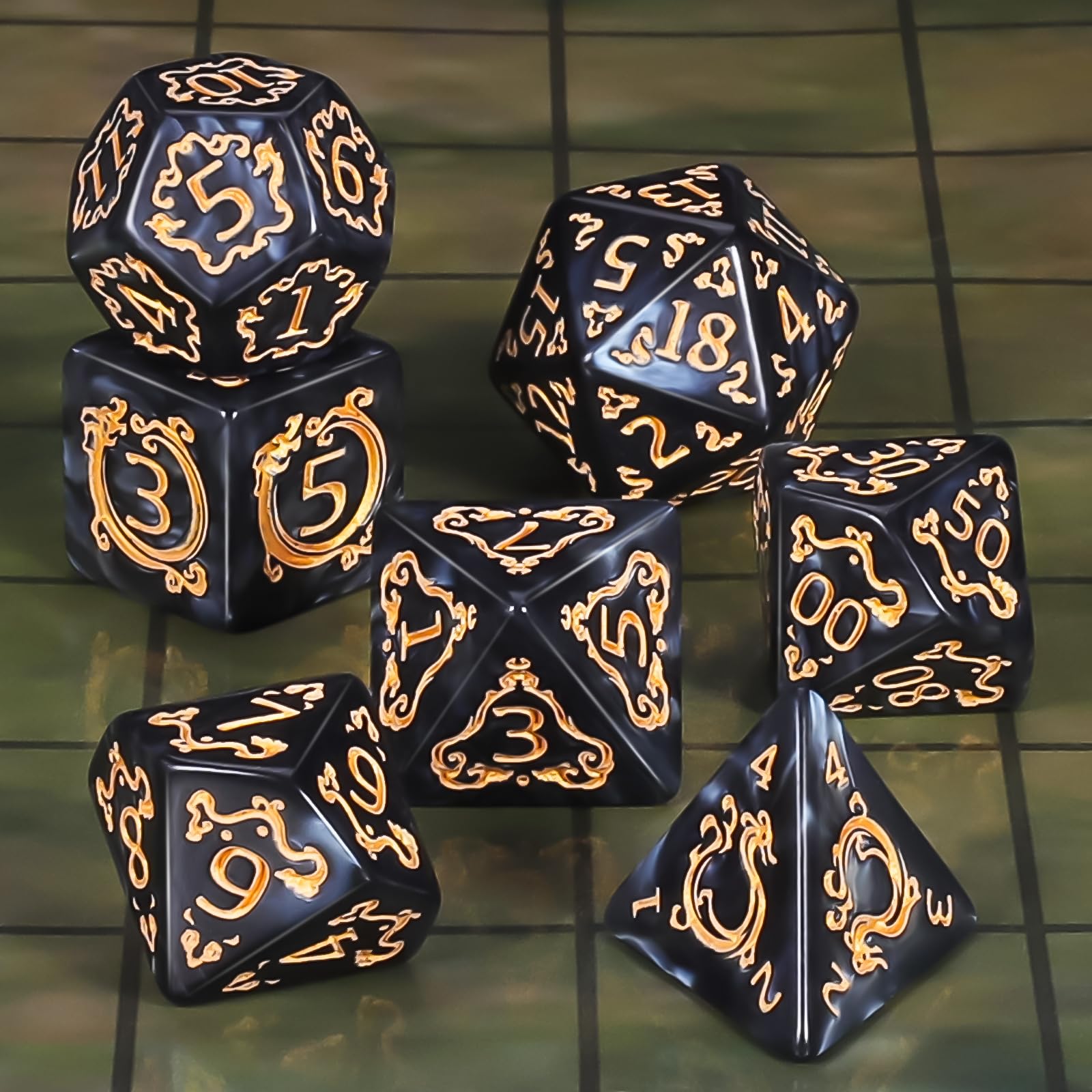 QMAY Set di Dadi Poliedrici per Dungeon and Dragons MTG RPG D&D - 7 Pezzi con D20, D12, D10, D%, D8, D6, D4 (Motivo Drago Nero) - 2
