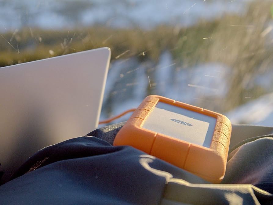 LaCie ラシー ポータブルHDD ハードディスク 4TB Rugged Mini USB-C Mac/iPad/Windows対応 [ 耐落下性 耐衝撃性 耐雨性 ] 外付けHDD 国内正規代 Amazon | LaCie ラシー ポータブルHDD ハードディスク 4TB