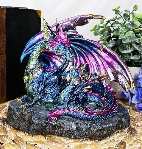 Vista 9 de Ebros - Figura de dragón madre con piedra preciosa de cielo de medianoche azul violeta con estatua de bebé Wyrmling de 7.25 pulgadas de largo
