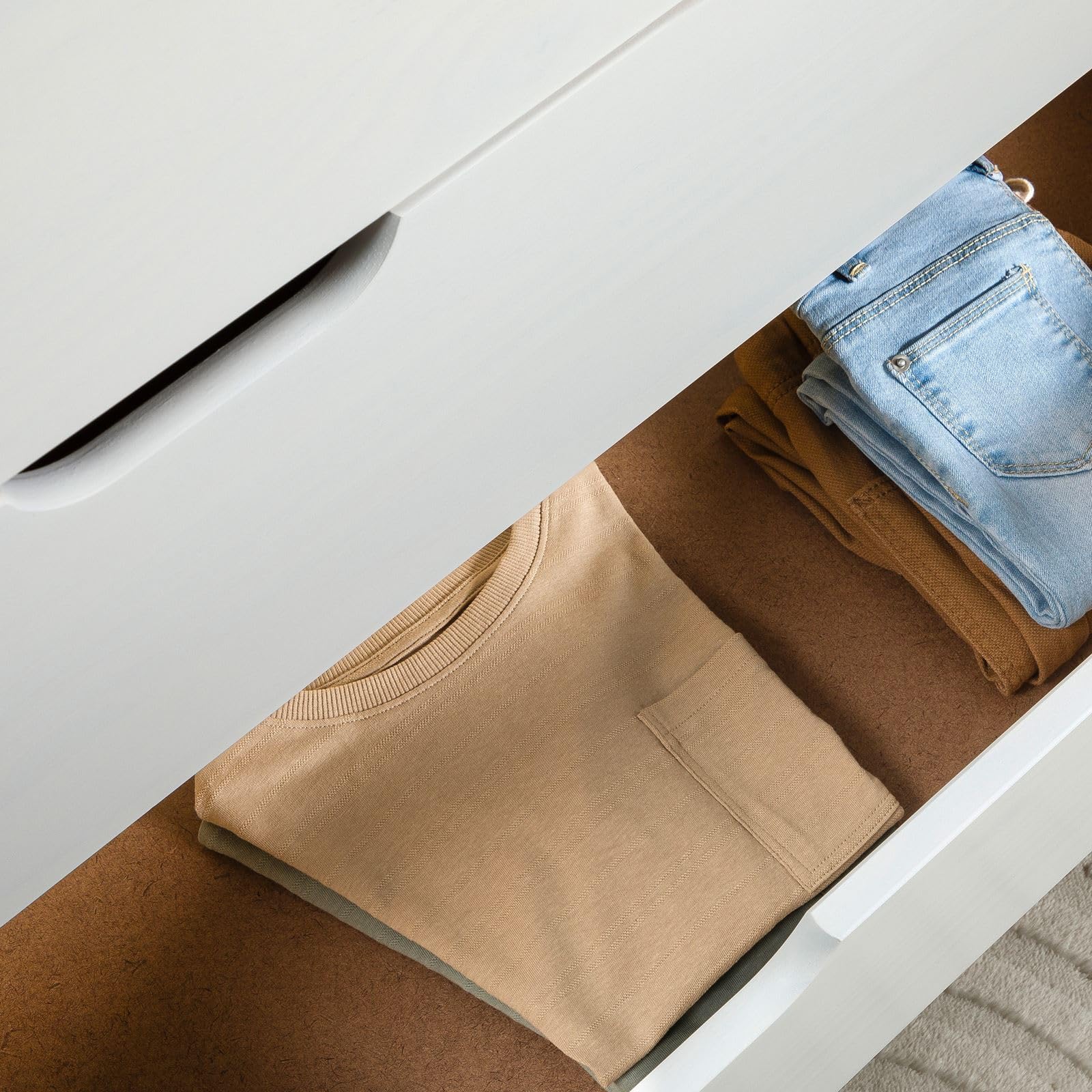 IDIMEX Cassettiera ELANO a forma di casa – bianco in legno di pino massiccio, 3 cassetti grandi, per cameretta dei bambini, armadio, cassettiera