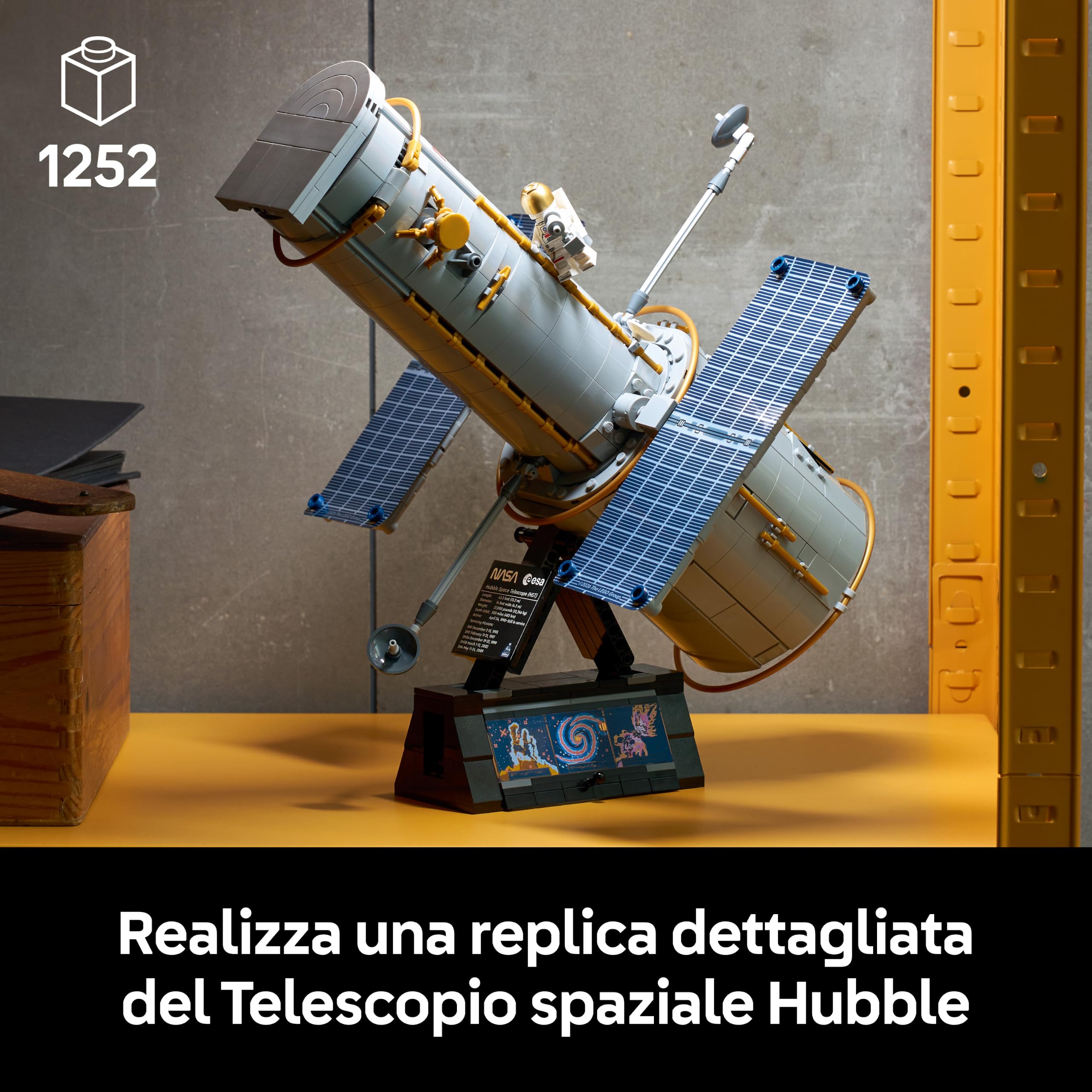 LEGO Icons Telescopio Spaziale Hubble - Kit di Modellismo 3D per Adulti - Set STEM con Pannelli Solari, Quadro Comandi e Minifigure di Astronauta - Regalo Fai da Te per i Fan dell'Astronomia - 11382