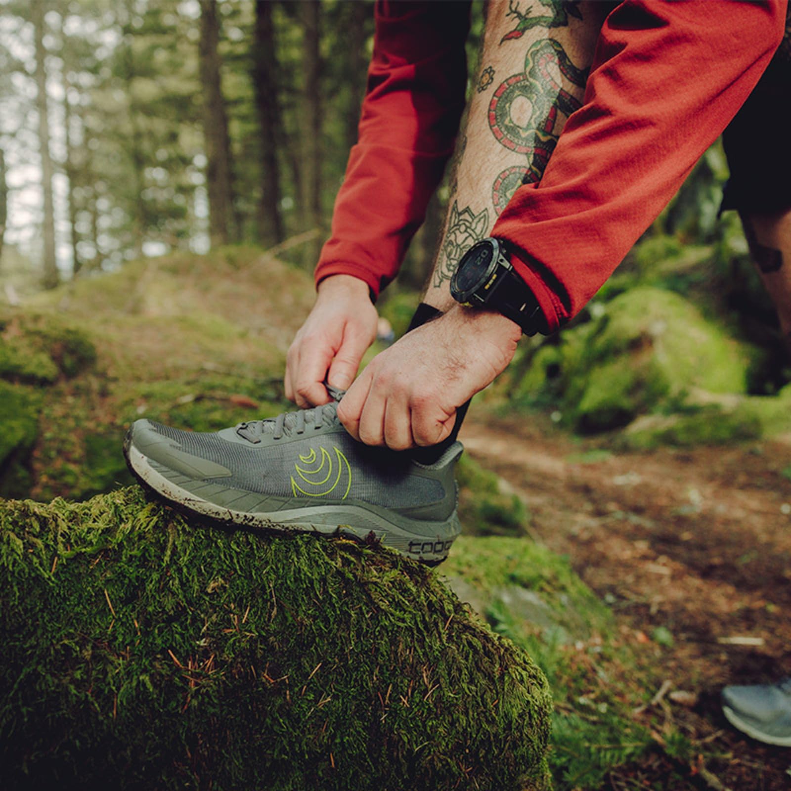 Topo Athletic MTN Racer 4 - Zapatillas Deportivas Ligeras y cómodas, caída de 5 mm, Trail Running, para Correr por el Campo, para Hombre.