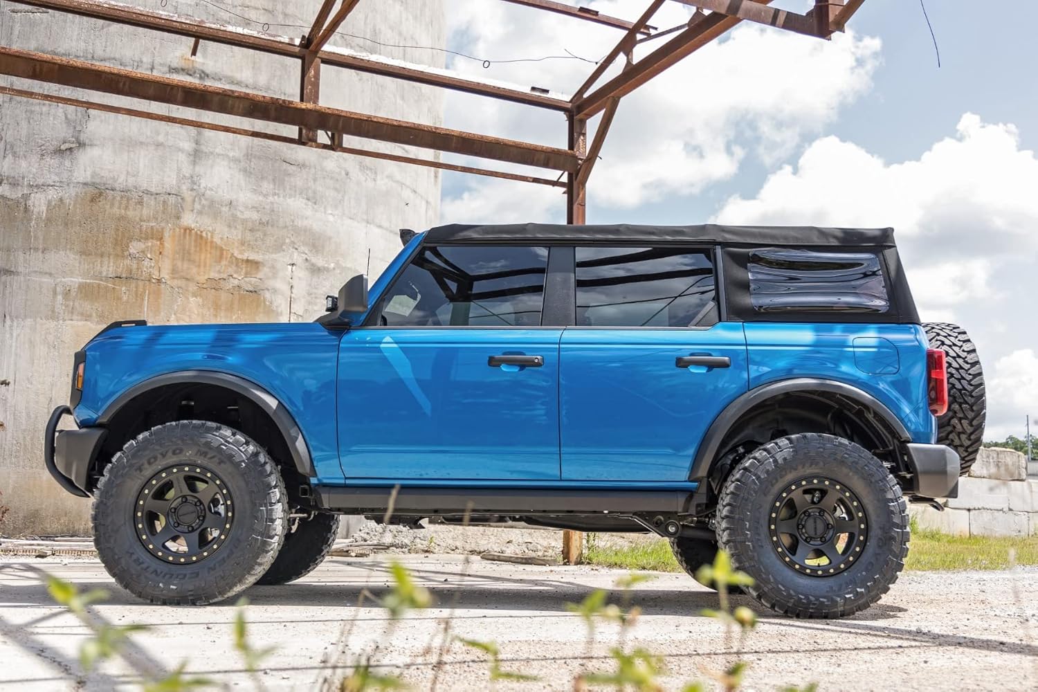 Rough Country 3.5" Suspension Lift Kit for Ford Bronco 4WD (2021-2024)