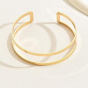 [COLD FRAME] / ☆ BOLDLY CURVED LOOSE KNOTS BRACELET Amazon.com: XOCARTIGE Surfer Heishi Bracelets for Women