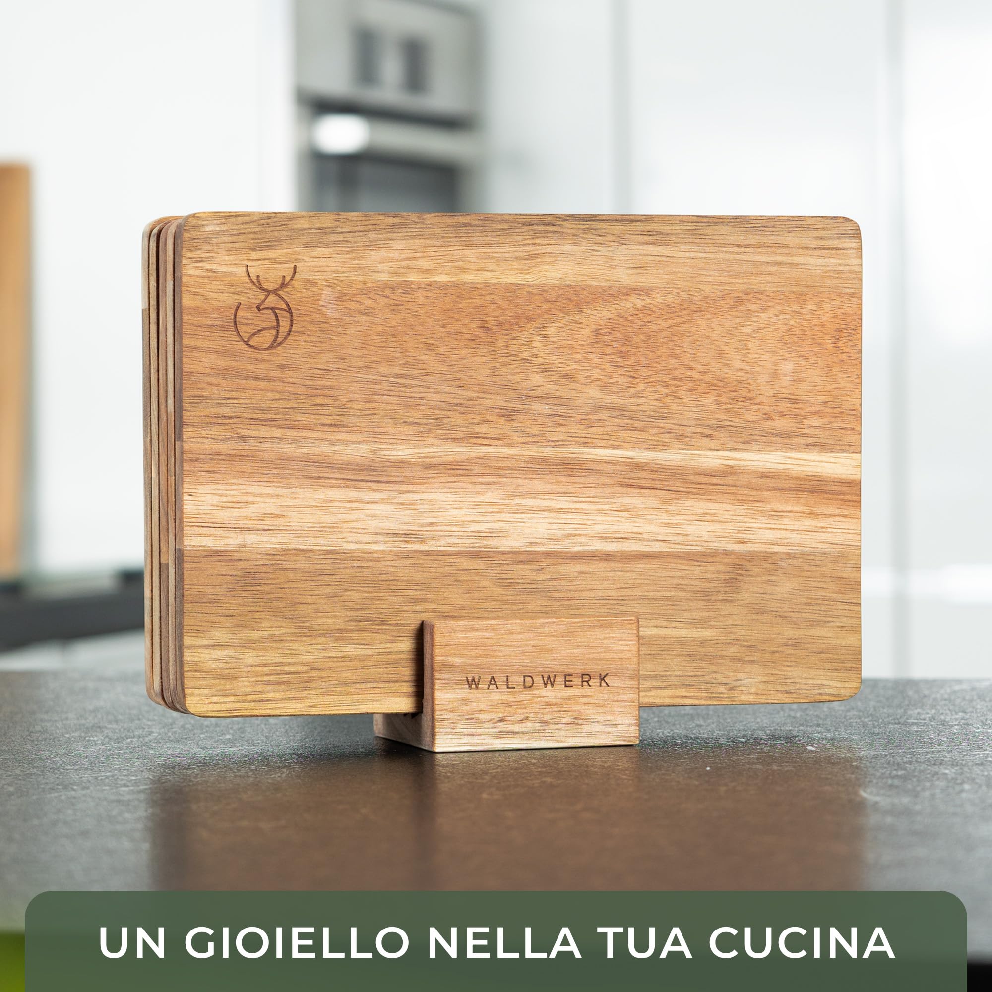 WALDWERK Set di 5 taglieri da colazione (23 x 16 x 1 cm) in legno massiccio di acacia – Tagliere da cucina con supporto – 5 tagliere legno – Tagliere in legno perfetti per la colazione