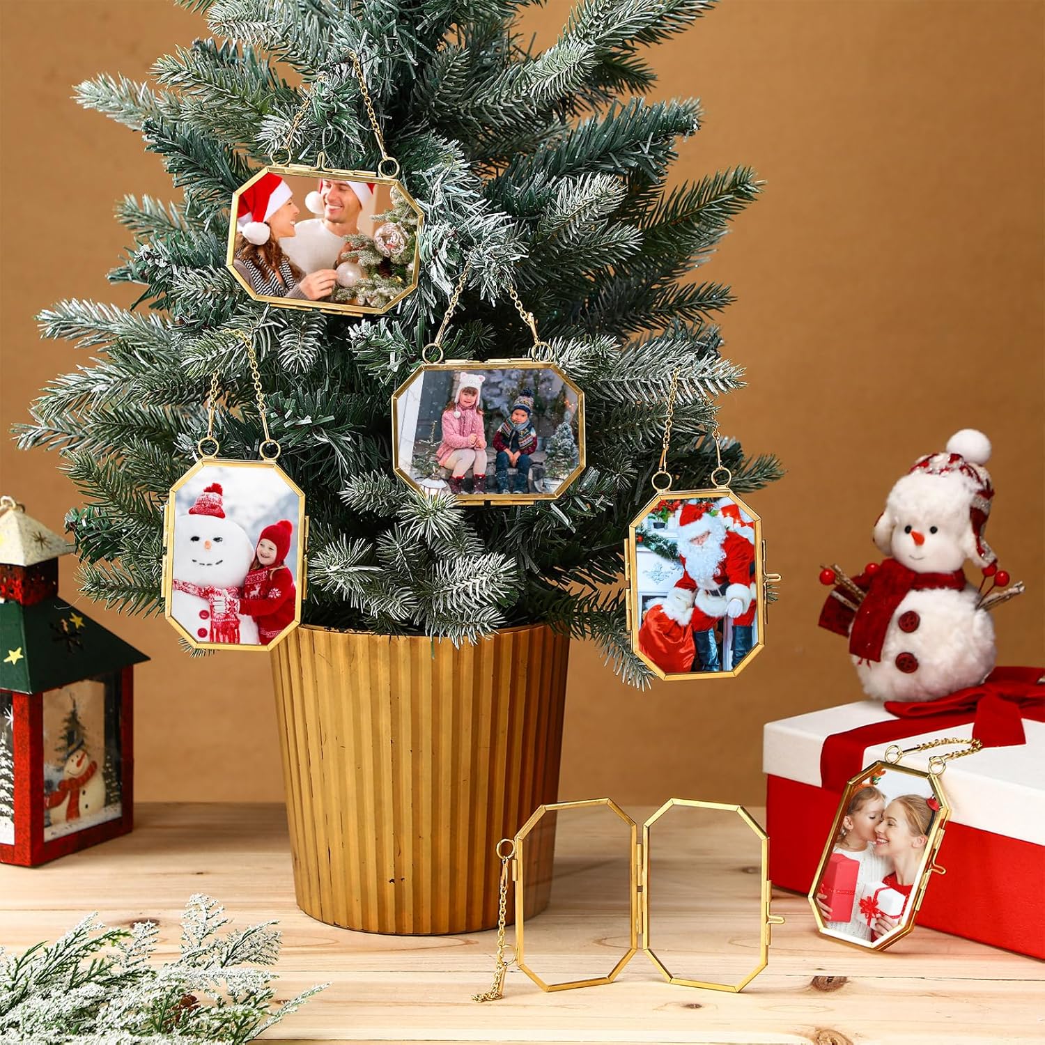 Qunclay 6 Pcs 2.5x3.5” 3.5x2.5” Christmas Brass Picture Frame Ornaments Xmas Metal Double Glass Hanging Photo Frame with Metal Chain for Christmas Tree Decorations(Black)