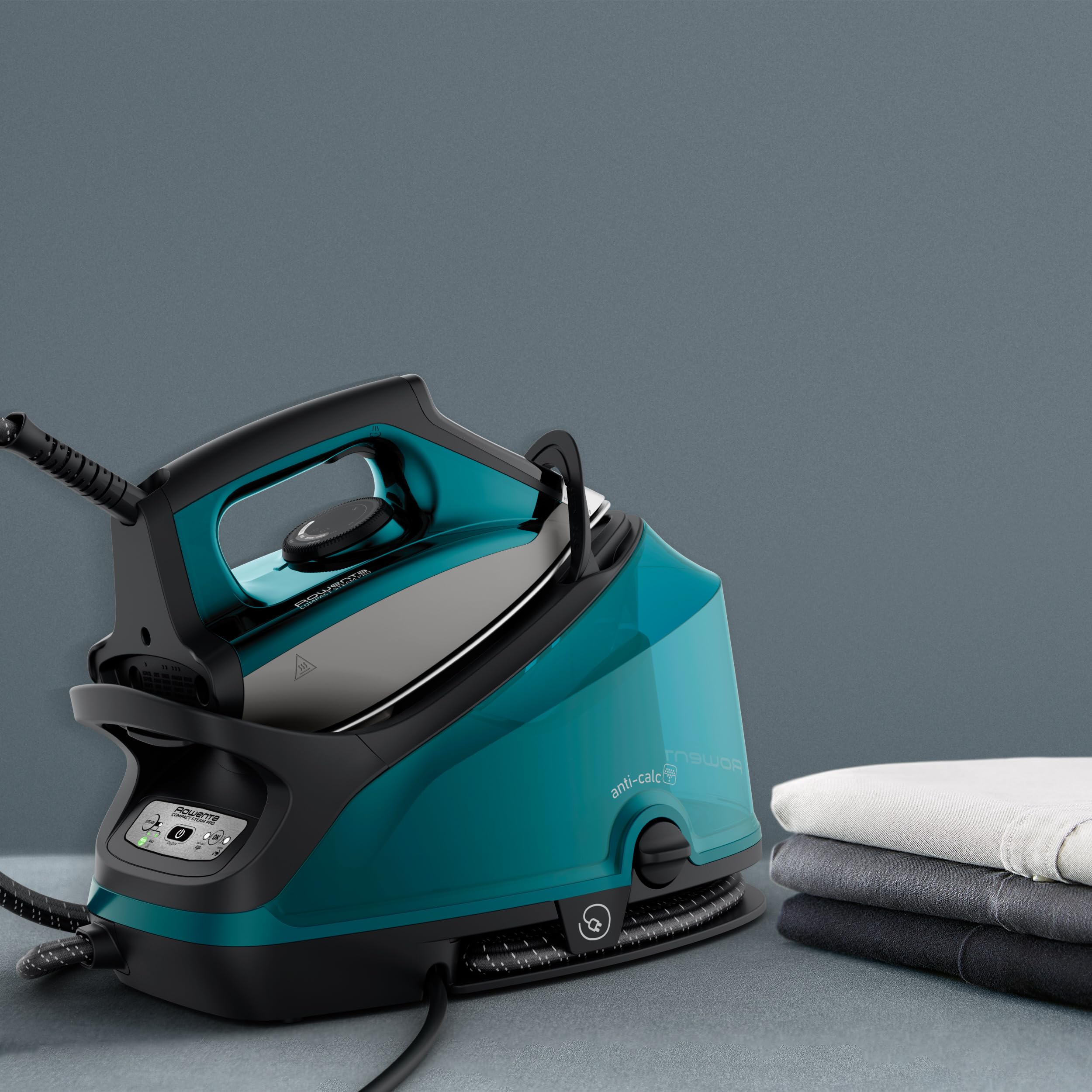 Rowenta Compact Steam Pro Dampfbügelstation, 6,2 Bar Hochdruckdampf, 310 G/Min Dampfstoß, 1,1 l Wassertank, kompaktes Design, effizienter Kalkkollektor, Kunststoff, X-Large, Blau/Schwarz, DG7621