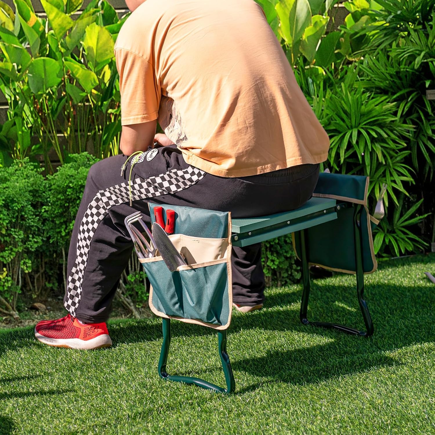 FANTASK Taburete Plegable 2 en 1 para jardinería, Taburete de jardín con 2 Bolsillos para Herramientas, Taburete de Trabajo de jardín con Acolchado Eve para Rodilleras, soporta hasta 150 kg