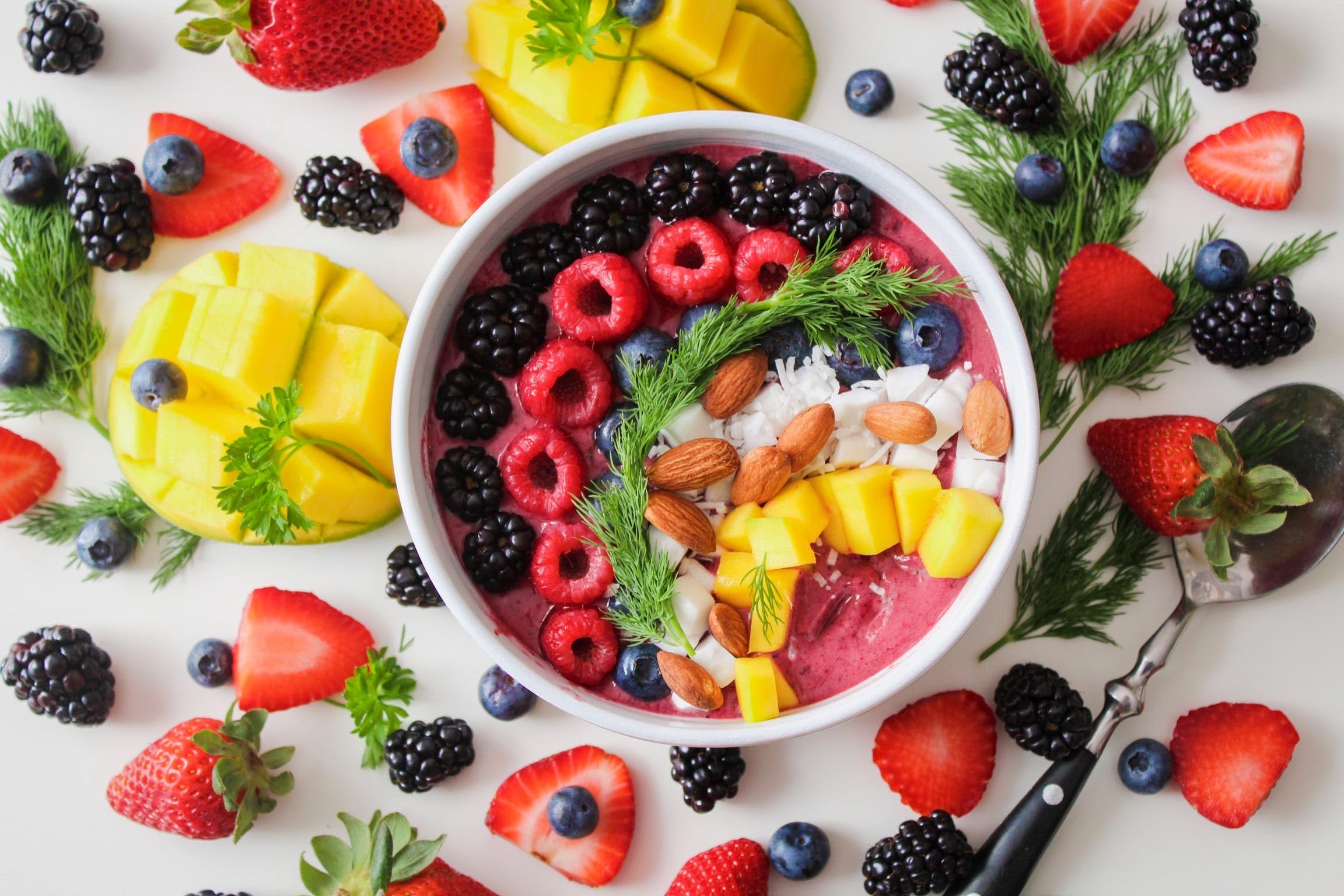 Caramanfruit Himbeeren-Frucht-Coulis - 4x 1kg - einzigartiges süßes Beeren-Frucht-Püree, Himbeere frei von Farb- und Konservierungsstoffen, zur Herstellung von Sorbet, Eis, Torte, Kuchen (4er)