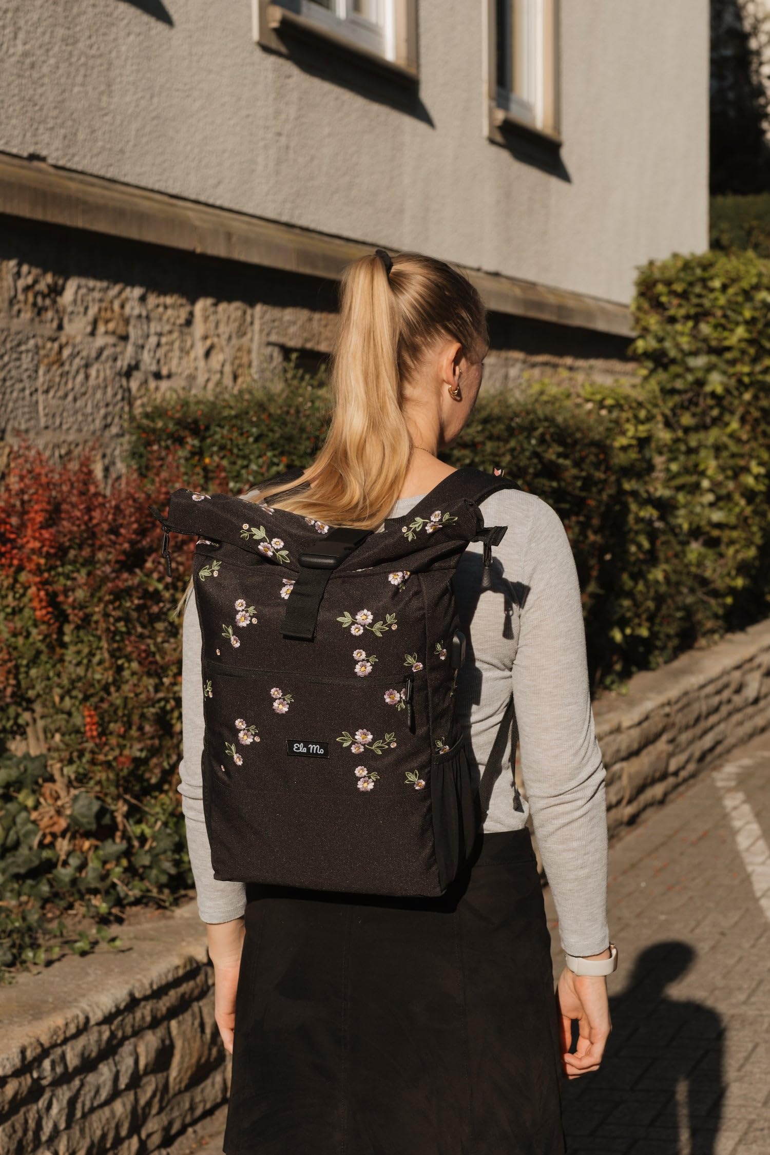 Ela Mo® Rolltop Rucksack Damen - Rollrucksack Anti Diebstahl für Sport & Reisen - Laptoprucksack für Schule, Uni, Business - Mit USB Anschluss & kompaktem Flaschenhalter - Upsy Daisy