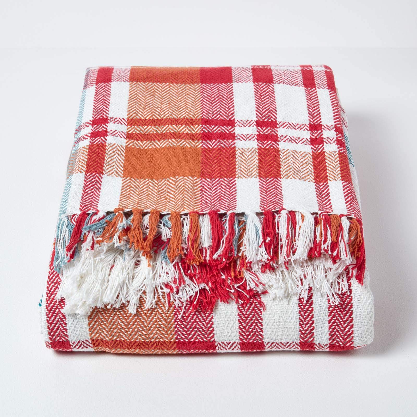 Homescapes extra große Tagesdecke Falun aus 100% Baumwolle, rote Wohndecke mit Tartan-Muster, kuschelig weicher Chevron-Überwurf mit Fischgrätenmuster, Übergröße 225 x 360 cm