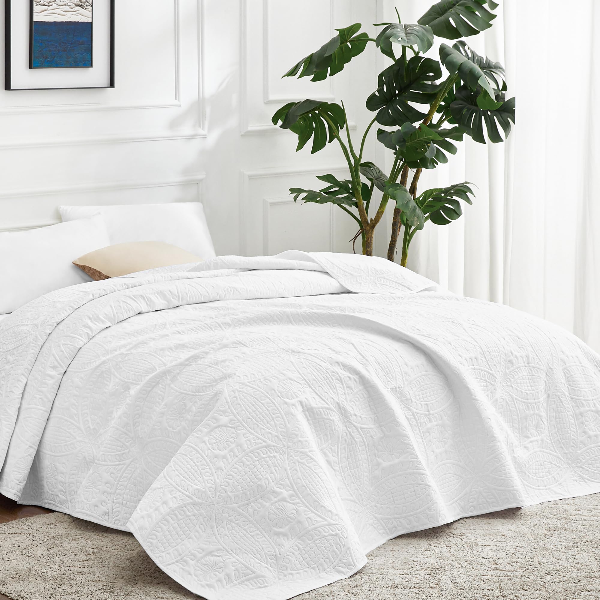 Love's cabin Tagesdecke 220x240 Weiß, Ultra Weiche Bett Quilt Leichte Mikrofaser Tagesdecken Bettüberwurf 220x240, Moderne Bedspread mit Münzmuster für alle Jahreszeiten (ohne Kissenbezug)