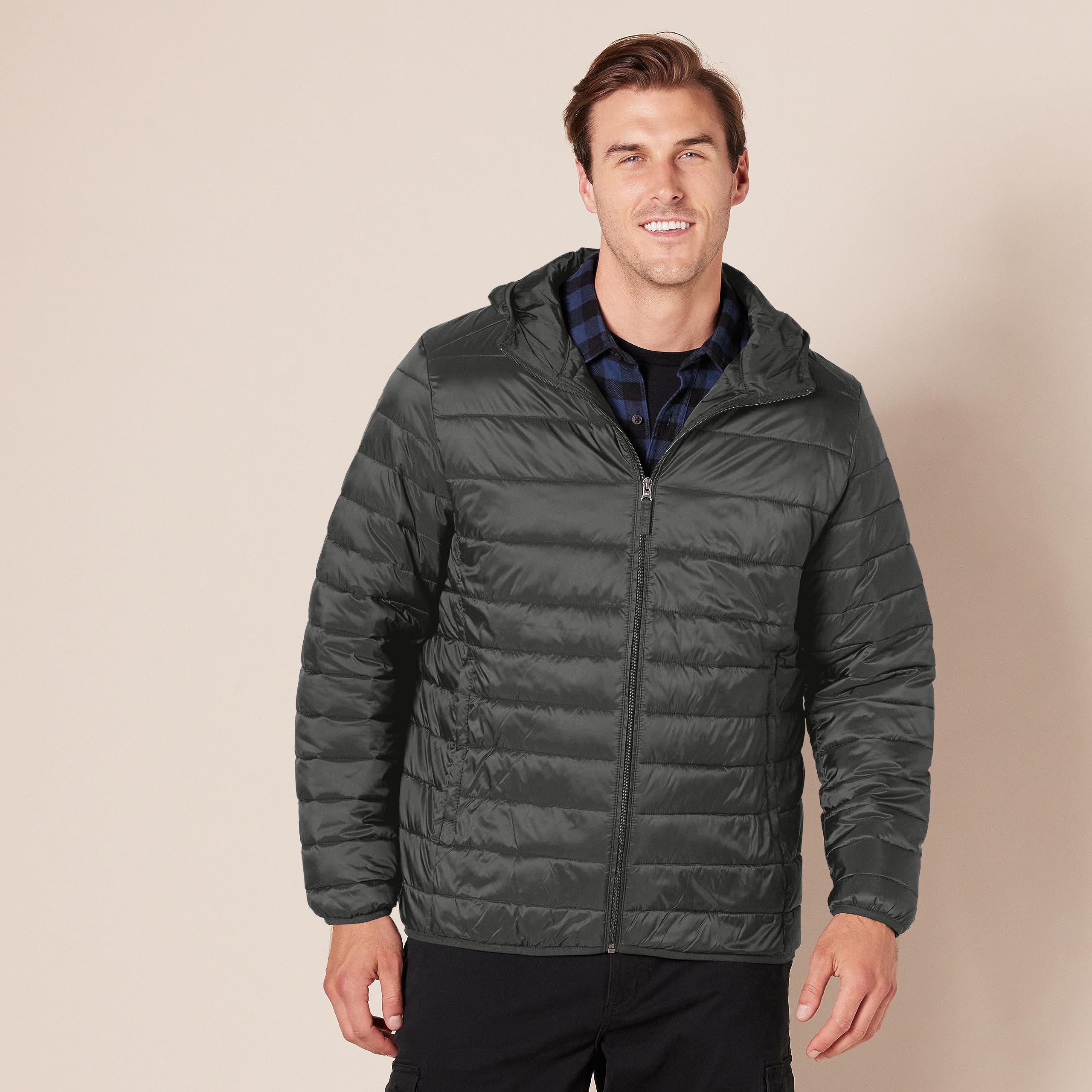 Amazon Essentials Homme Doudoune à Capuche Légère, Paquetable et Résistante à L’Eau