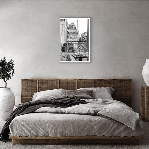 Miniatura 3 de Póster de periódico vintage de lectura de niña, vista de la Torre Eiffel, arte de pared retro en blanco y negro, impresiones estéticas para
