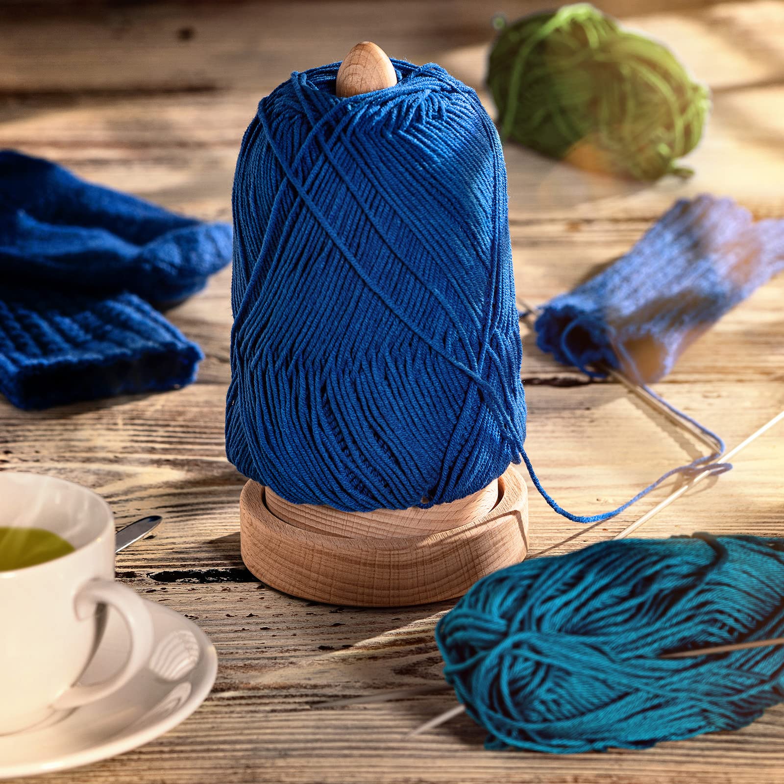 Xyuayamz Support Pelote De Laine, Dérouleur De Laine Rotatif, Yarn Holder Avec Roulement à Billes, Rangement Vertical De Fil, Cadeau Crochet Pour Les Amateurs De Tricot, Acrylique, Transparent