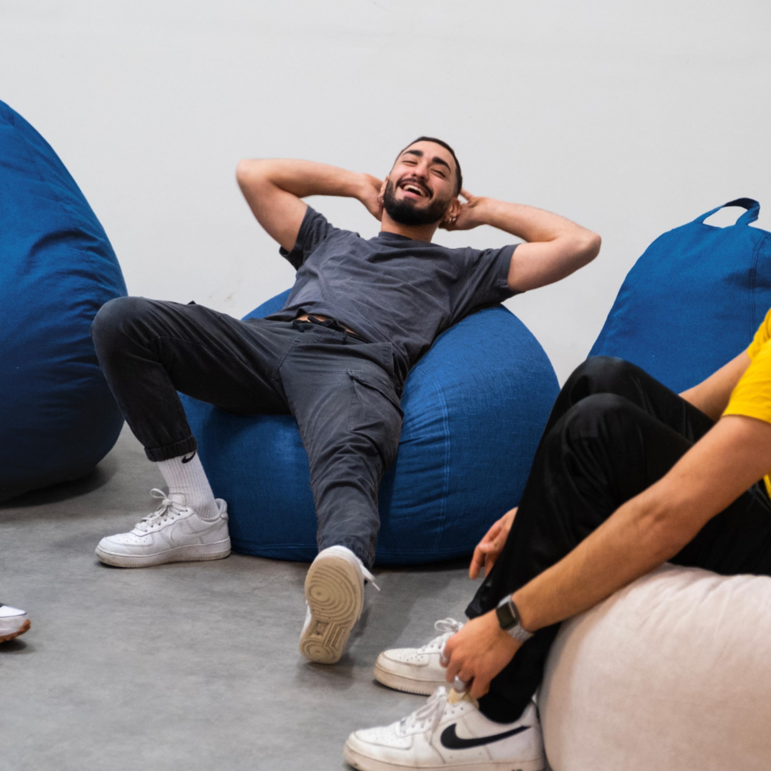 bananair - Pouf Poltrona Sacco con Imbottitura in Schiuma - Morbido e Confortevole - Fodera Lavabile - Pratico e Facile da Trasportare - Pouf Sacco per Tutta la Famiglia (80x70 cm, Blu)