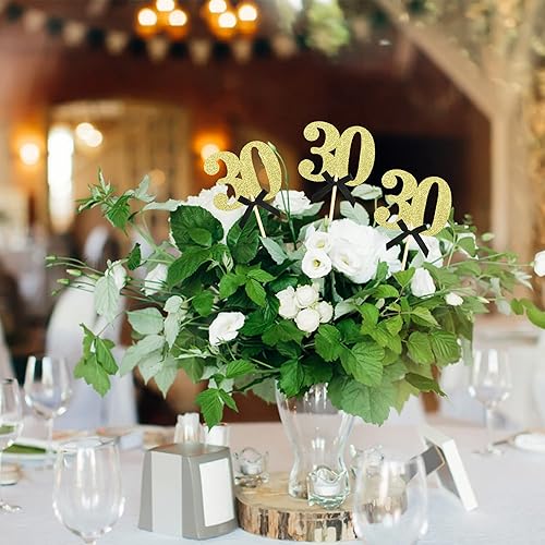 Miniatura 5 de Sotpot 8 palos de centro de mesa de cumpleaños número 30 con purpurina dorada, número 30 con lazo, decoración de mesa de flores para hombre y mujer,