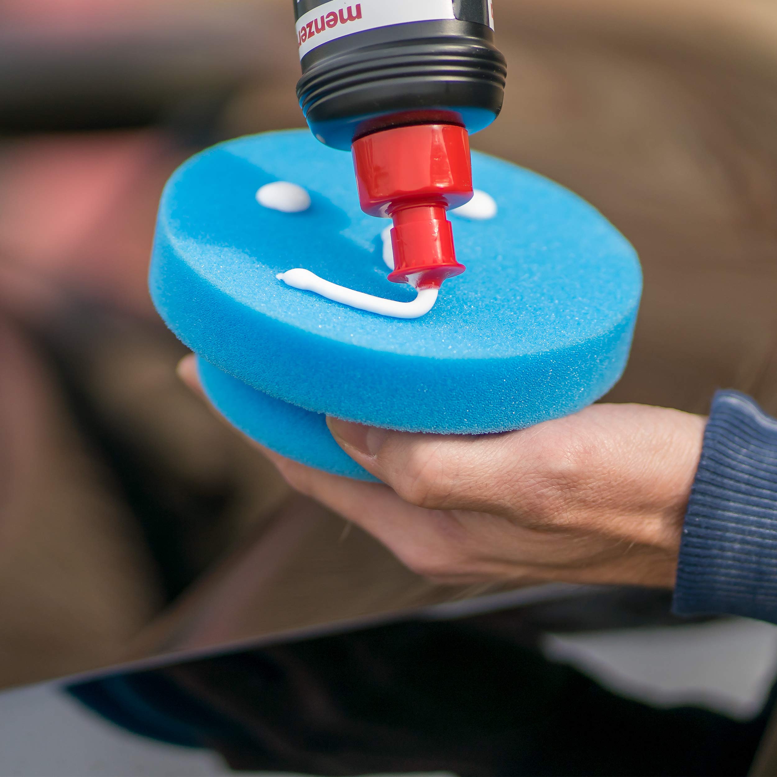 detailmate Set lucidante per auto con Menzerna Medium Cut One-Step-Polish 3in1 250ml + spugna per lucidatura realizzata in Germania Ø130mm + panno in microfibra ultra soffice + 1 guanto protettivo