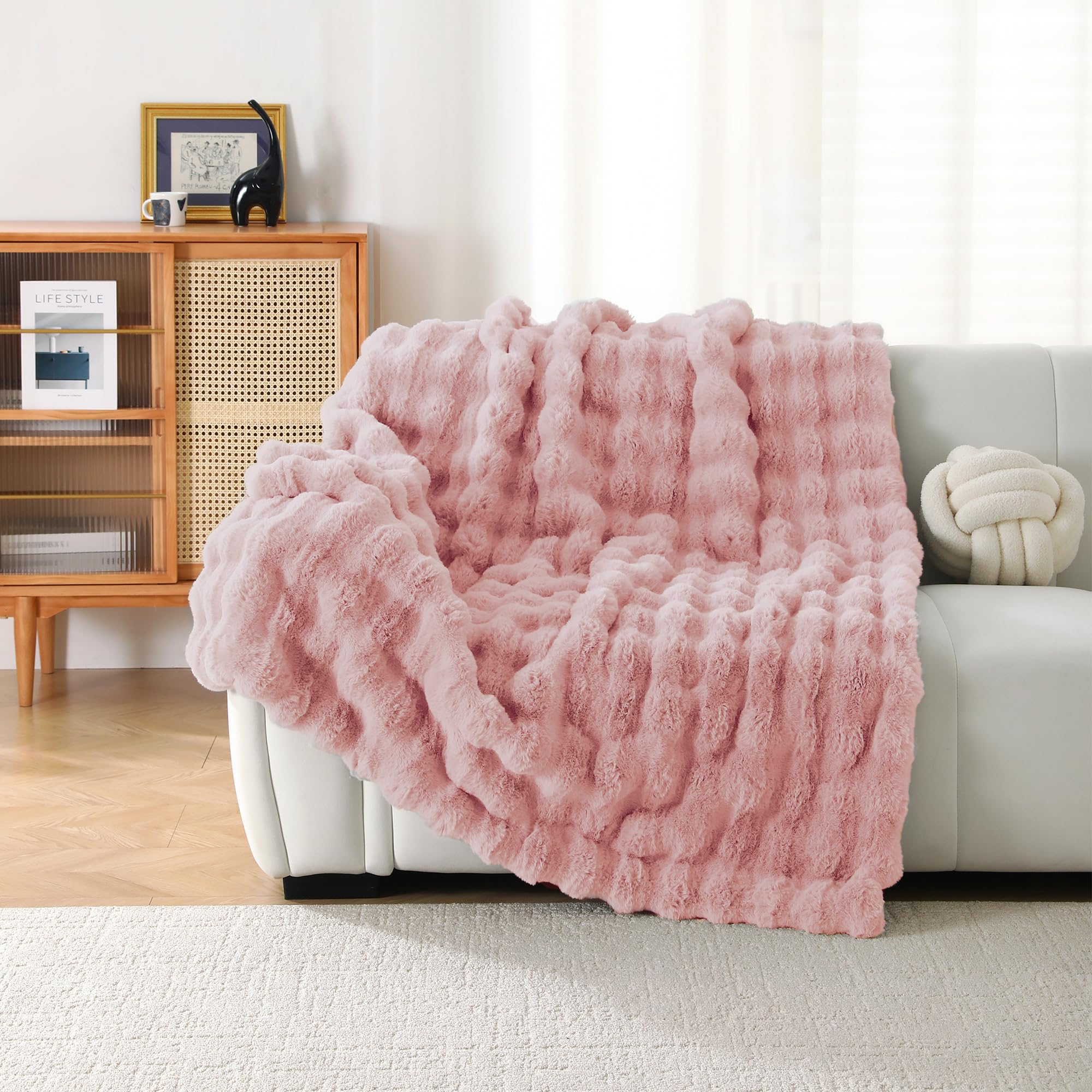 DREAMLANDING Faux Rabbit Fur Luxury Plush Sherpa Throw Blanket Reversible Fuzzy Warm Cozy Fluffy Fur Blanket for Bed Sofa Couch Home Decor (Pink, 130 * 150cm)