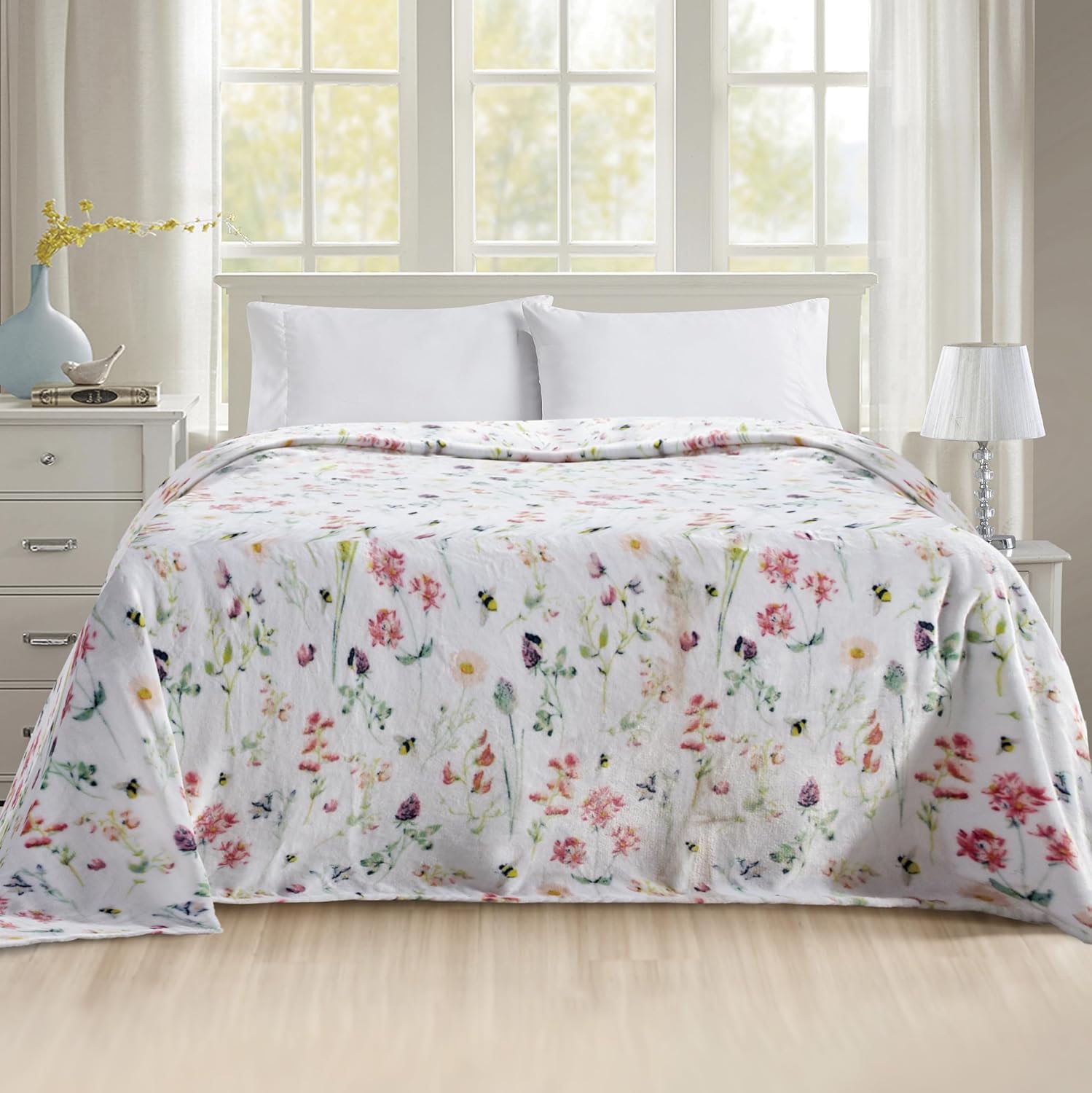 Elegant Comfort Ultra Soft Print Flannel Fleece Bed Blanket, Cozy-Fuzzy Lightweight Bedspread Coverlet, All Season Decorative Blanket for Couch, Sofa, Floral Design, King Size, Bloom