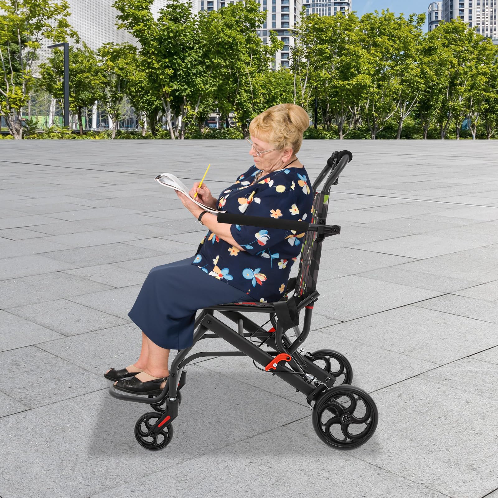 Sedia a rotelle pieghevole, portatile, pieghevole, con poggiapiedi, portata 100 kg, stabile e compatta, ideale per anziani e in viaggio