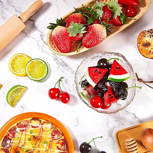 Miniatura 6 de 50 frutas artificiales de plástico de frutas falsas, 14 fresas falsas, 12 cerezas falsas, 6 moras falsas, 4 rebanadas de sandía falsas, 10 arándanos