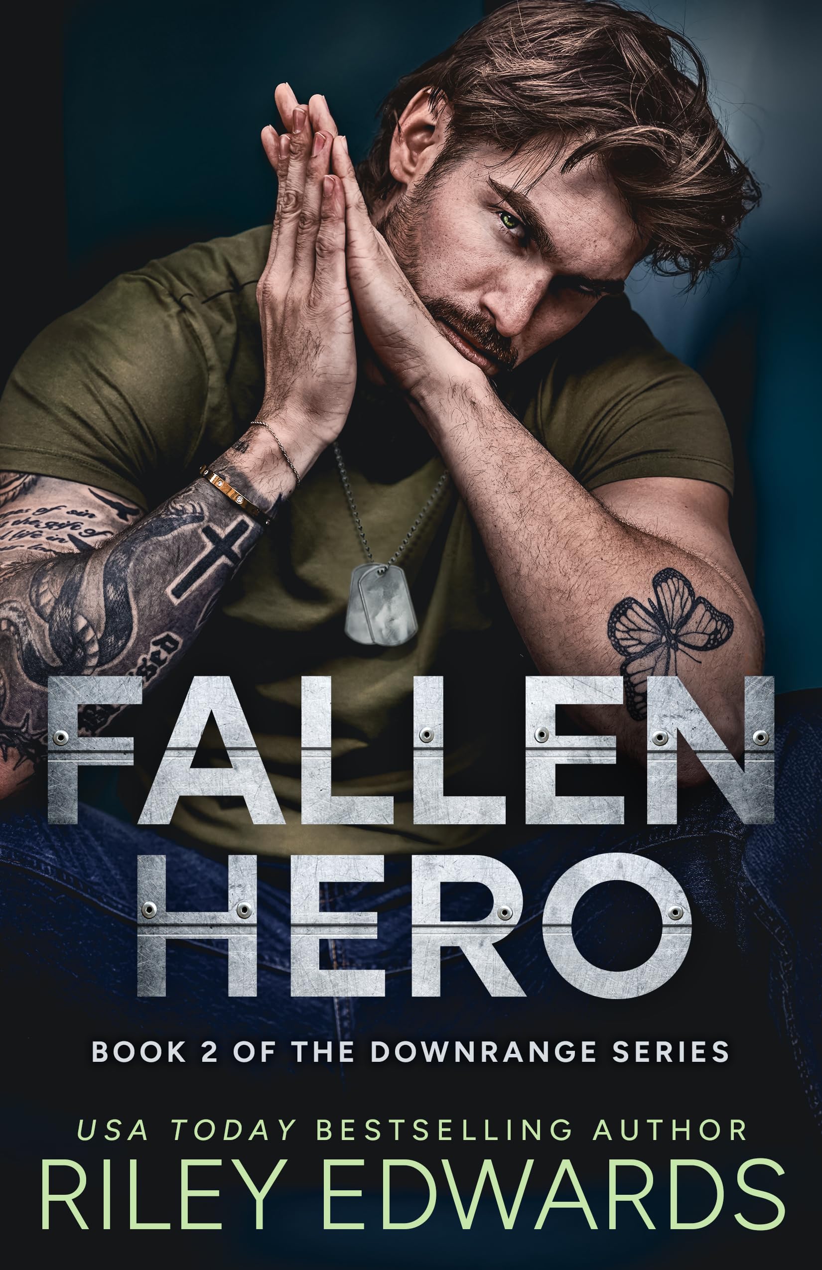 Fallen Hero by Riley Edwards - 9781662532726