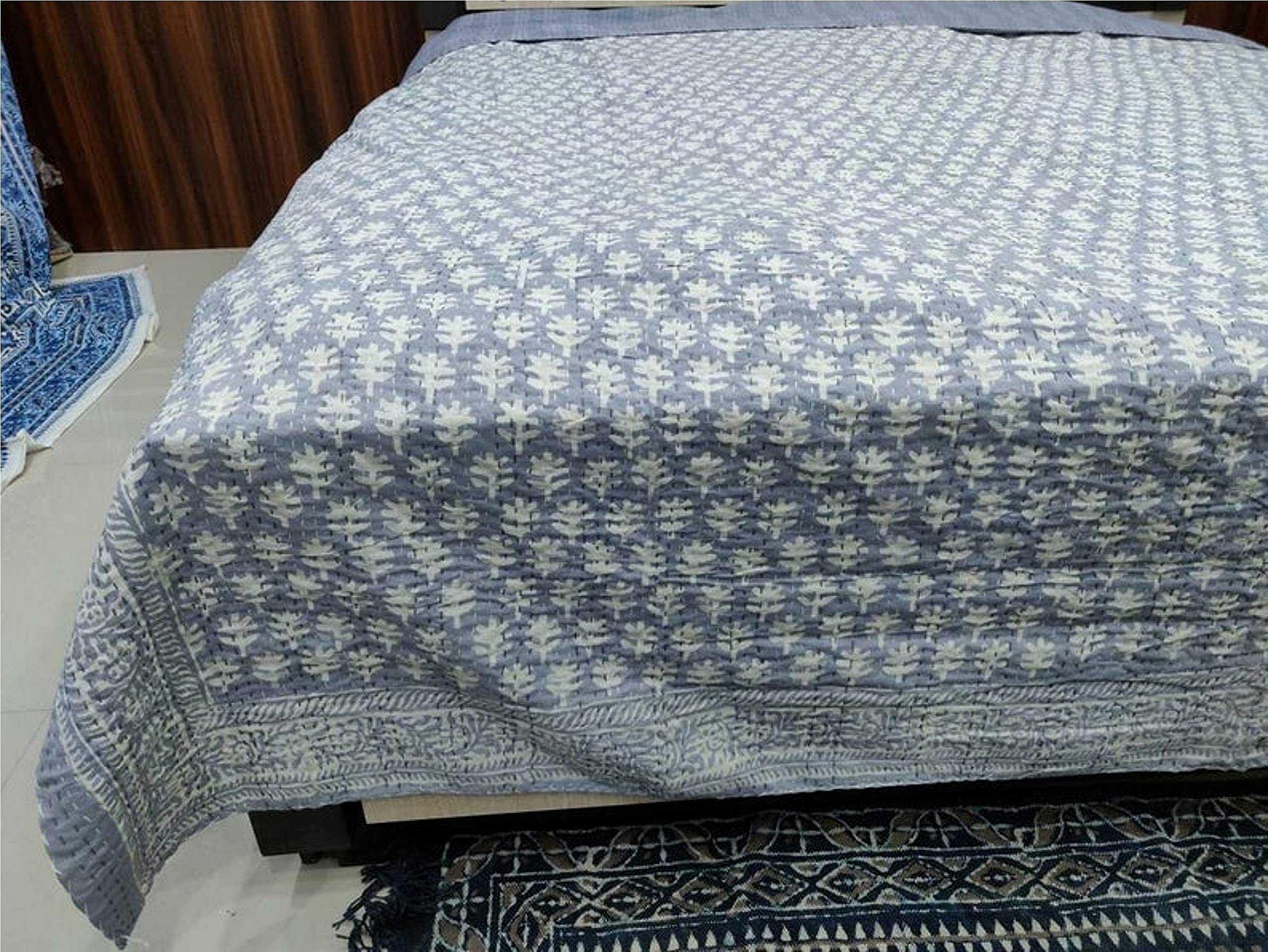 Couvre-lit en coton imprimé style indien pour instaurer une ambiance bohème dans la chambre