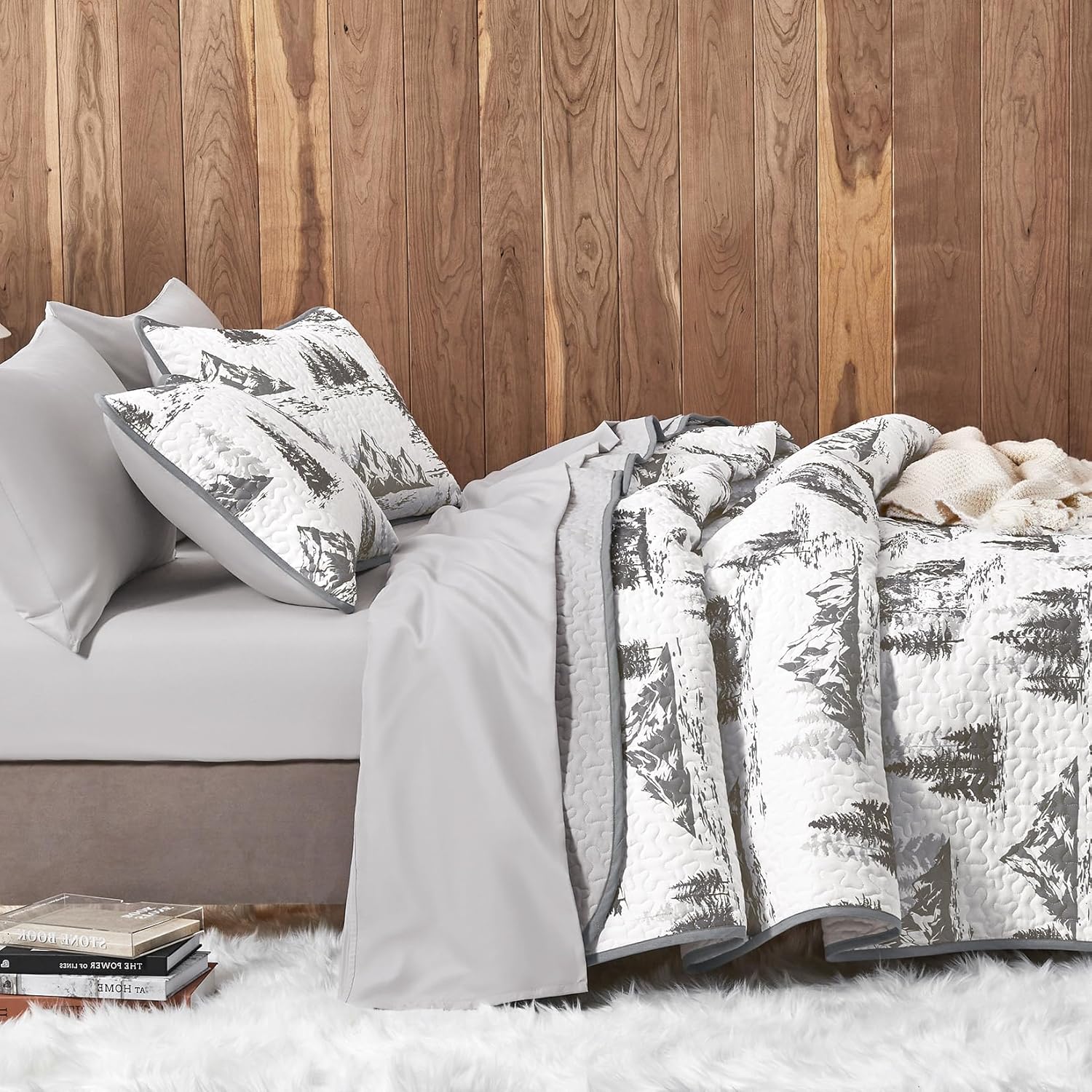 Wake In Cloud - Rustic Quilt Set, Cabin Forest Woodland Camping Theme with Lodge Mountain Print, Reversible Lightweight Bedspread Coverlet, 3 Pieces, Grey White, Twin/Twin XL Size