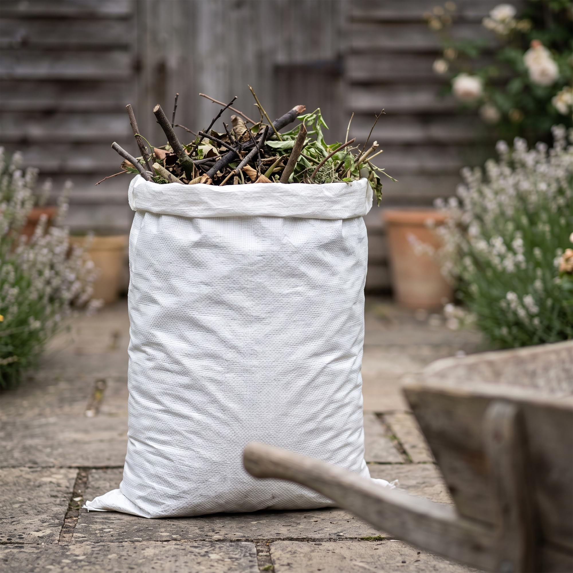 MOUYAT 30 sacos de basura de 60 x 102 cm, bolsas de basura tejidas de jardín, bolsas de arena de plástico blanco para residuos de jardín y construcción