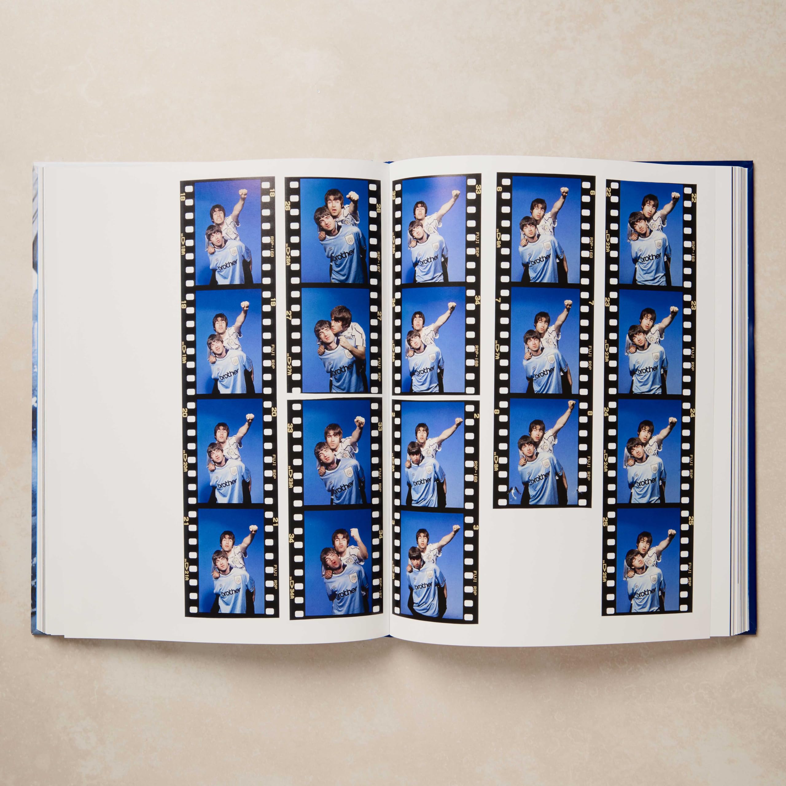 Oasis The Masterplan : Photographs by Kevin Cummins, featuring Noel Gallagher in his own words