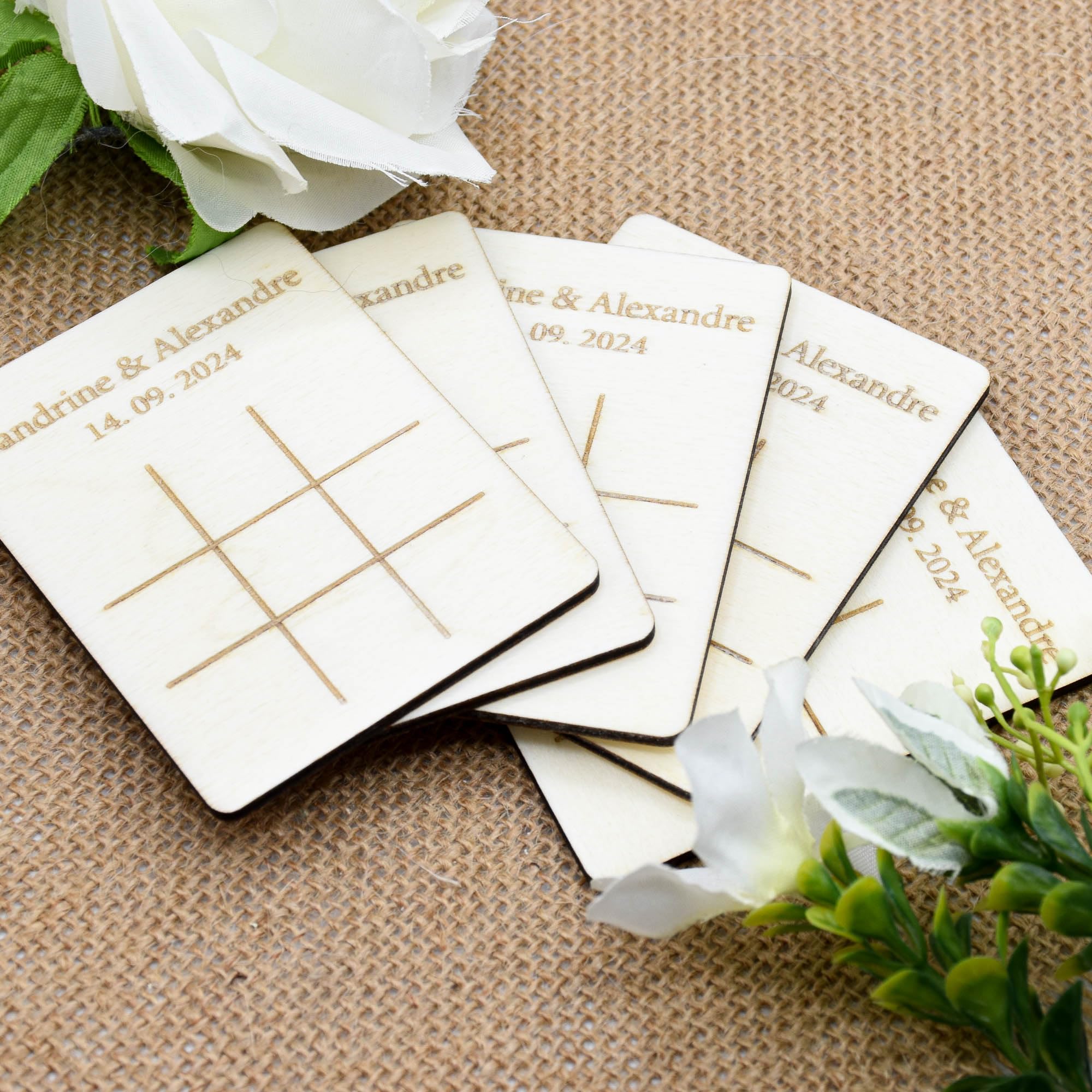 Lot de 10 jeu de mariage en bois personnalisable, mini jeu de morpion, idée cadeau invités, décoration de table, animation, version initiales ou coeur