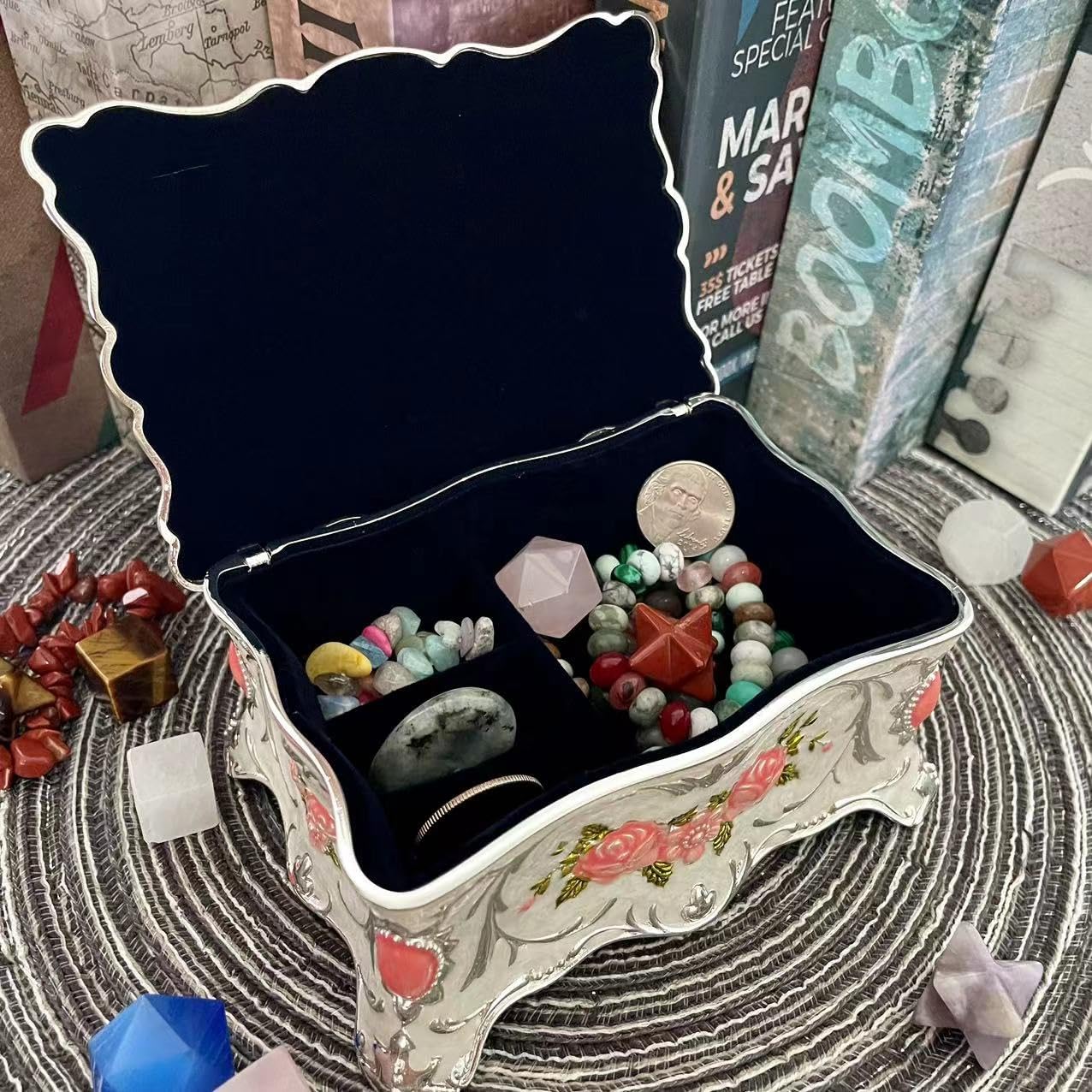 Truewon Jewelry Chest Rose Pastoral Style Metal Box Trinket Vintage Trinket Gemstone Storage Tray Treasure Souvenir Gift Case for Girls Women (White Pink Golden, Medium)