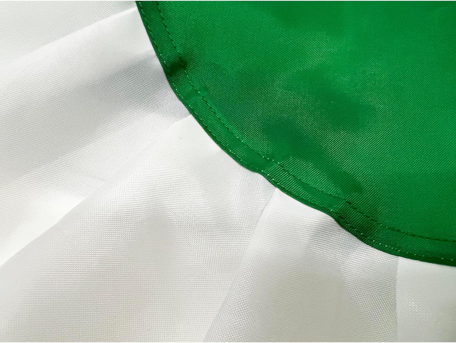 SYII Irish Bunting Flag 3x6 FT, Embroidered Shamrock Ireland Bunting flags, 210D Polyester Saint Patrick's Day Banner, Outdoor Heavy Duty St Patrick's Day Bunting Flag, St. Patrick's Day Decorations