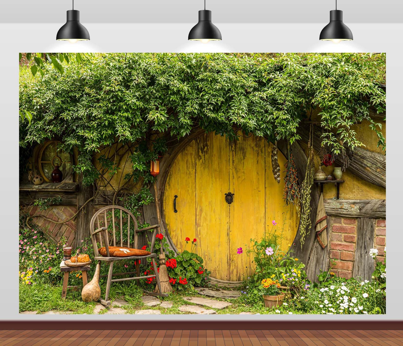 BELECO 3.6x2.5m Fabric Casa Fantasy Con Porta Gialla Sfondo Fotografico | Scenario Di Casetta Nel Bosco Con Porta Rotonda Gialla Fiori Rampicanti E Sedia Rustica Per Feste E Ritratti