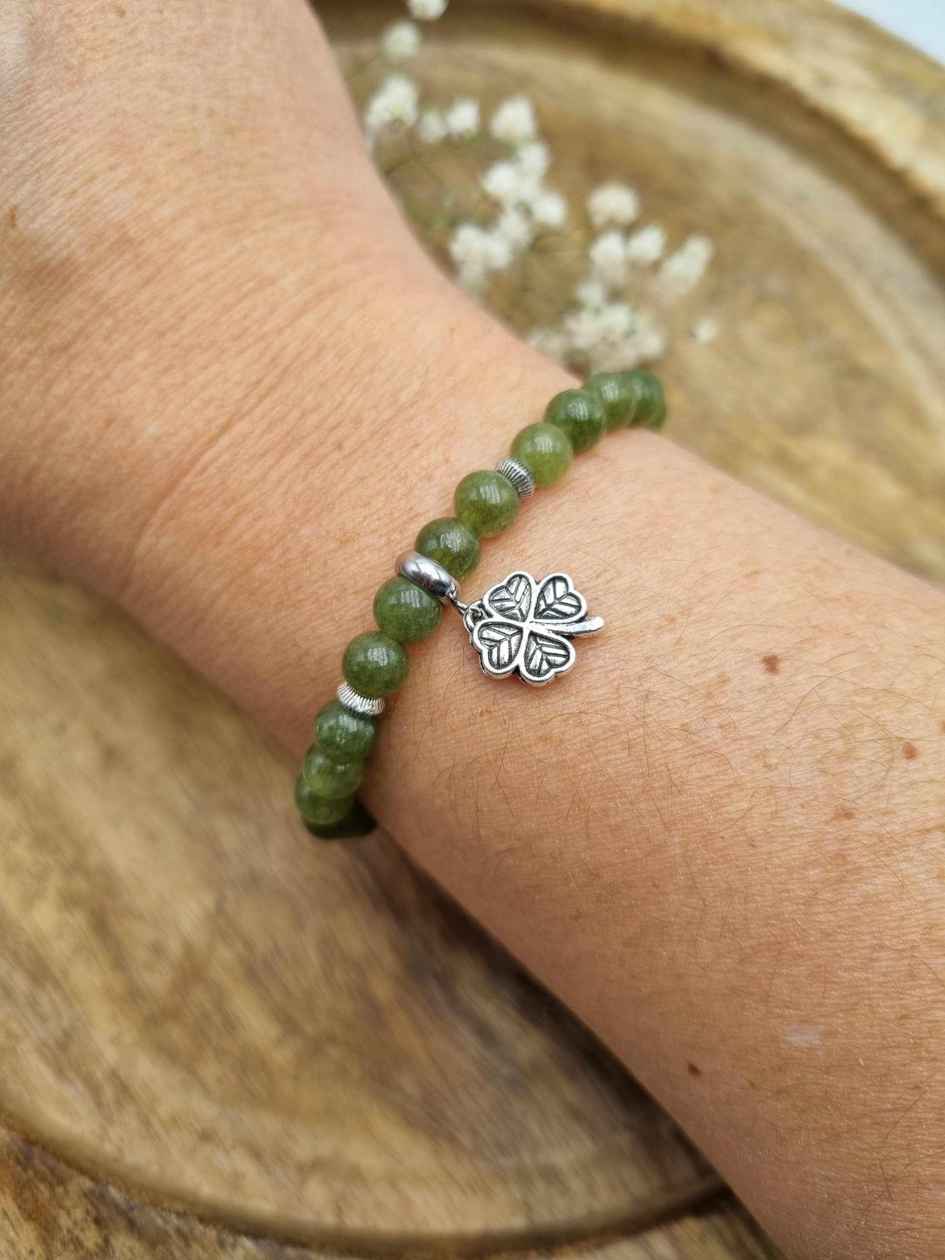 Bracelet Porte Chance Pierres Naturelles Jade Émeraude Qualité AAA Pendentif Trèfle à Quatre Feuilles Acier Inoxydable Argenté Perles Rondes 6 mm
