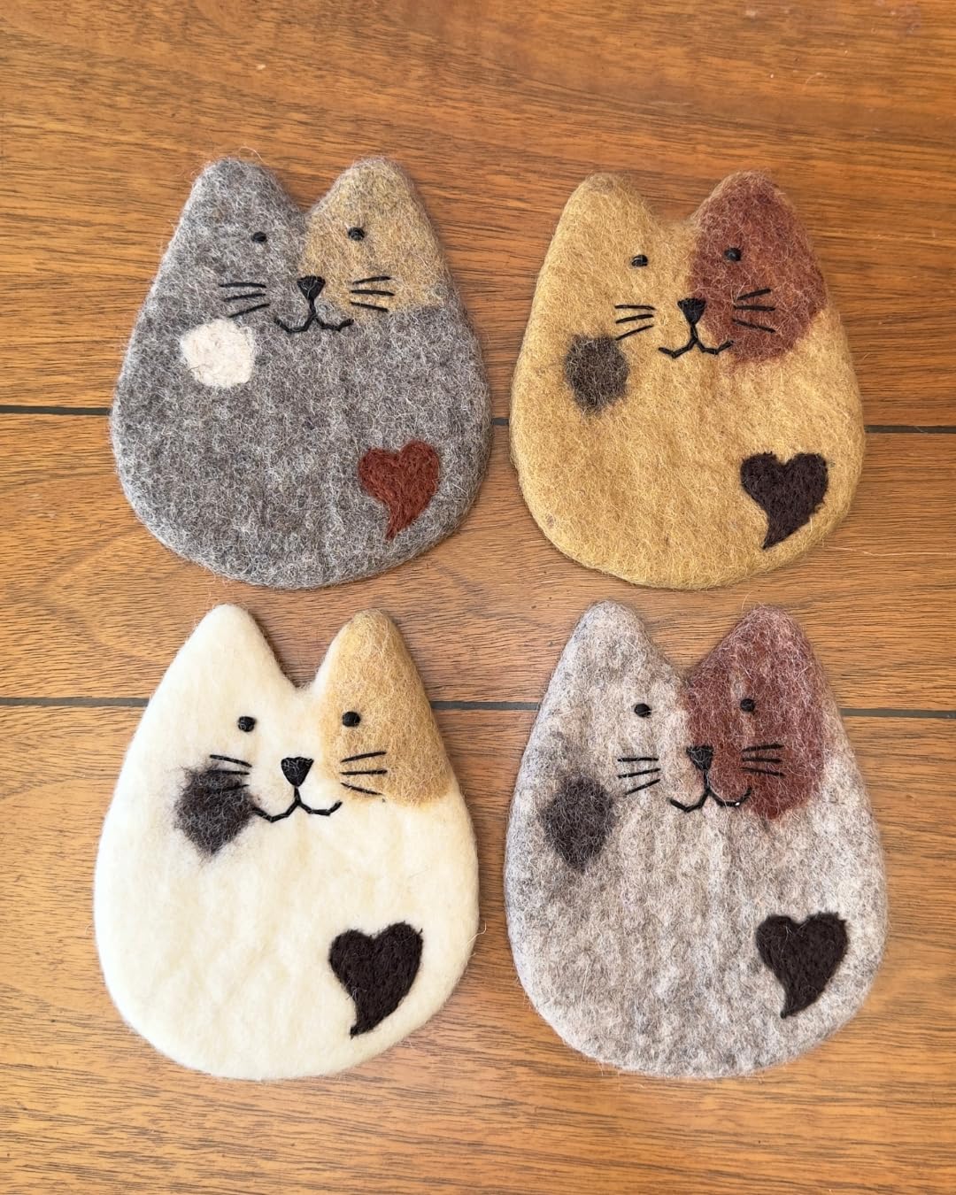 Humble Hilo Handmade Felt Kitchen and Dining Tableware Coasters Trivets (Cats, Set of 4)