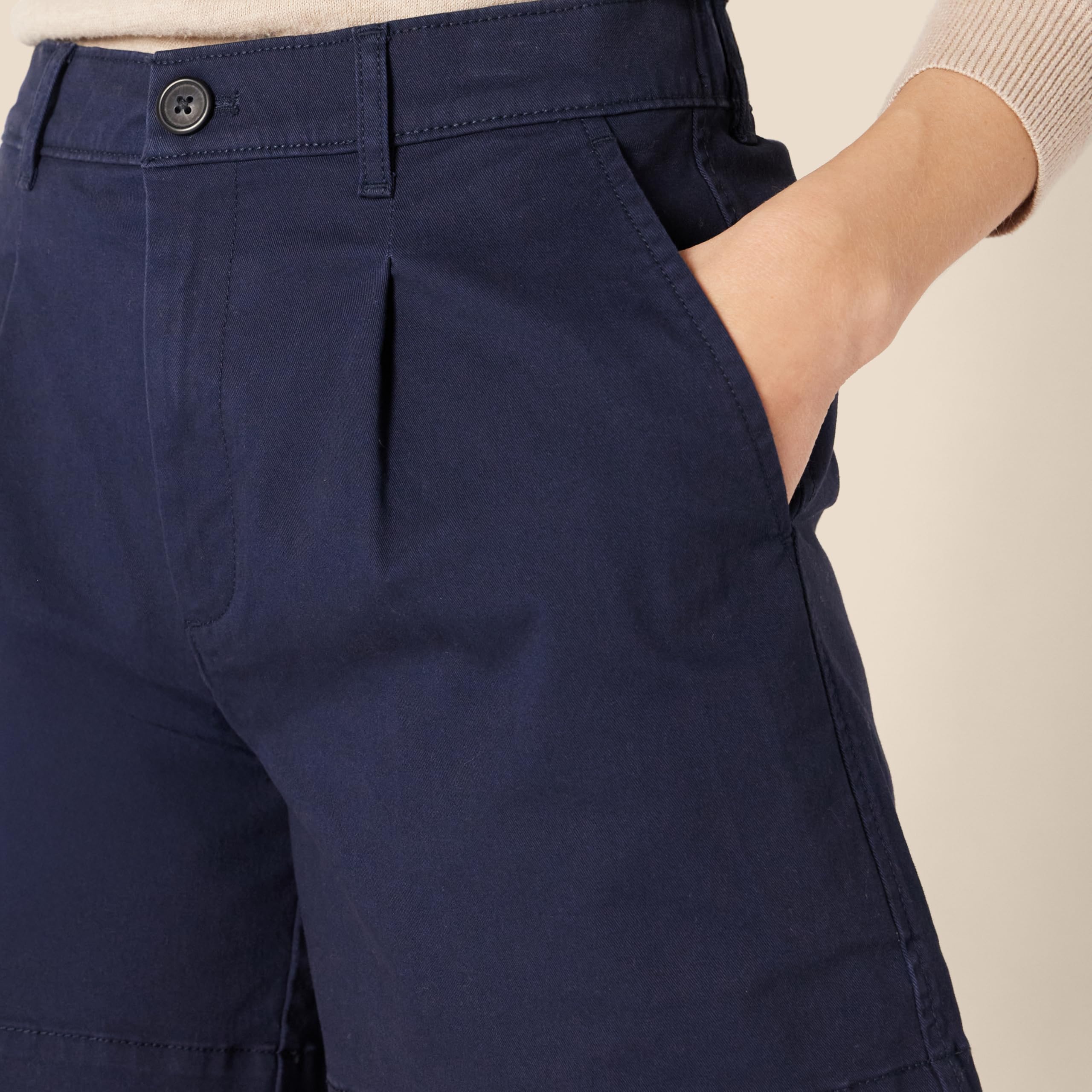 Amazon Essentials Pantalones Cortos de Tiro Alto, Corte Holgado, Cintura Entallada y Parte Trasera Elástica Mujer