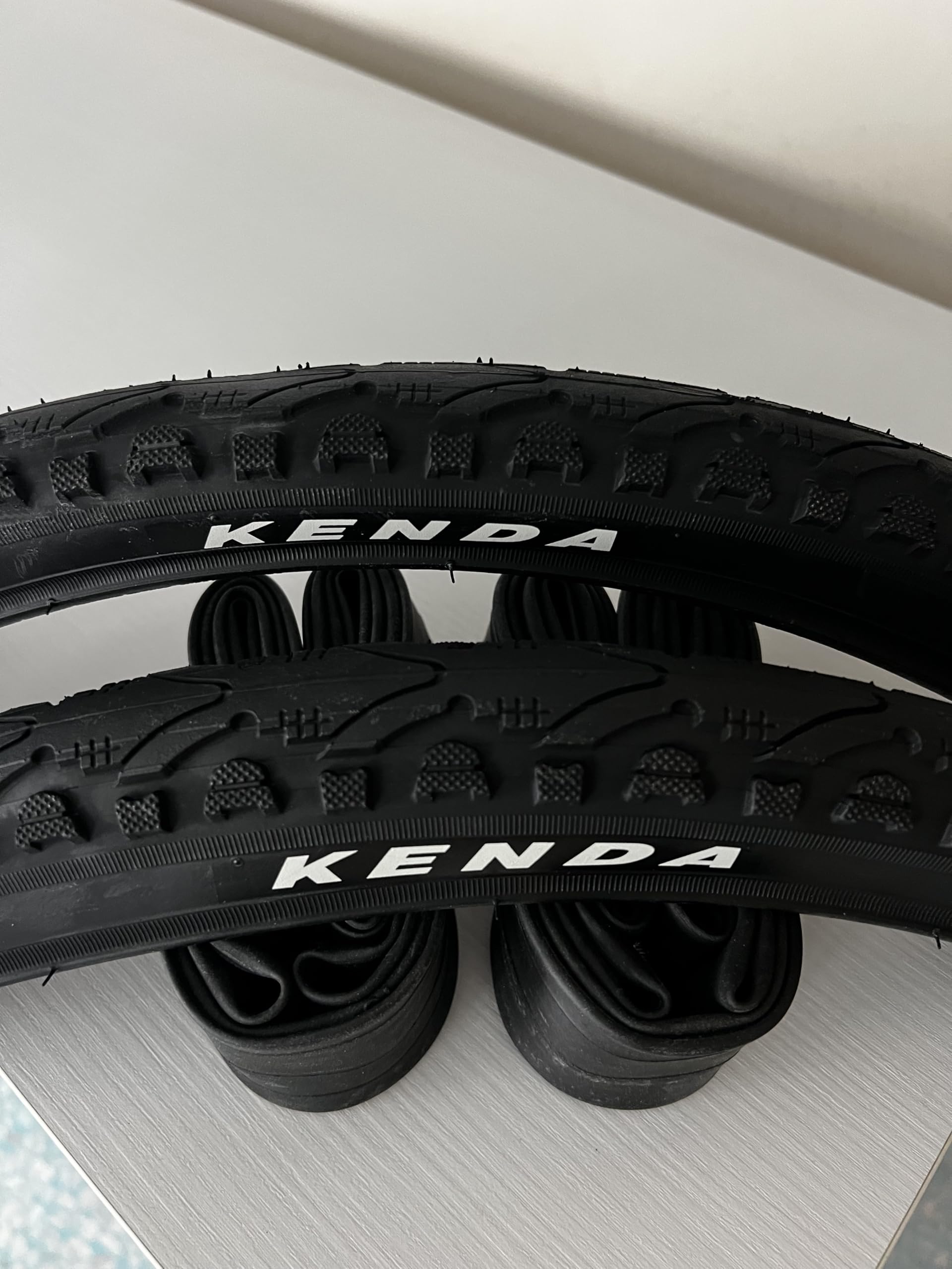 2 COPERTONI NERI KENDA 26 X 1.75 (47-559) + CAMERE D'ARIA PNEUMATICI STRADALI PER MTB MOUNTAIN BIKE BICICLETTA SLICK